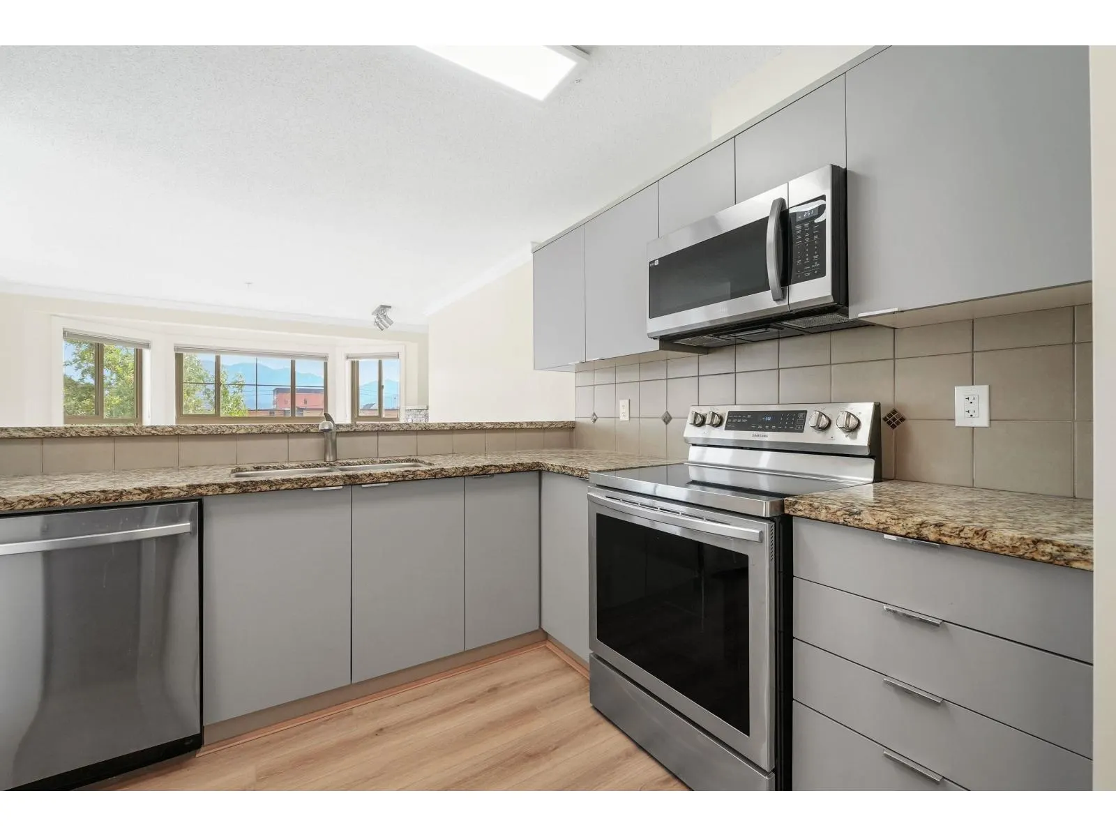 212 9000 BIRCH STREET|Chilliwack Downtown