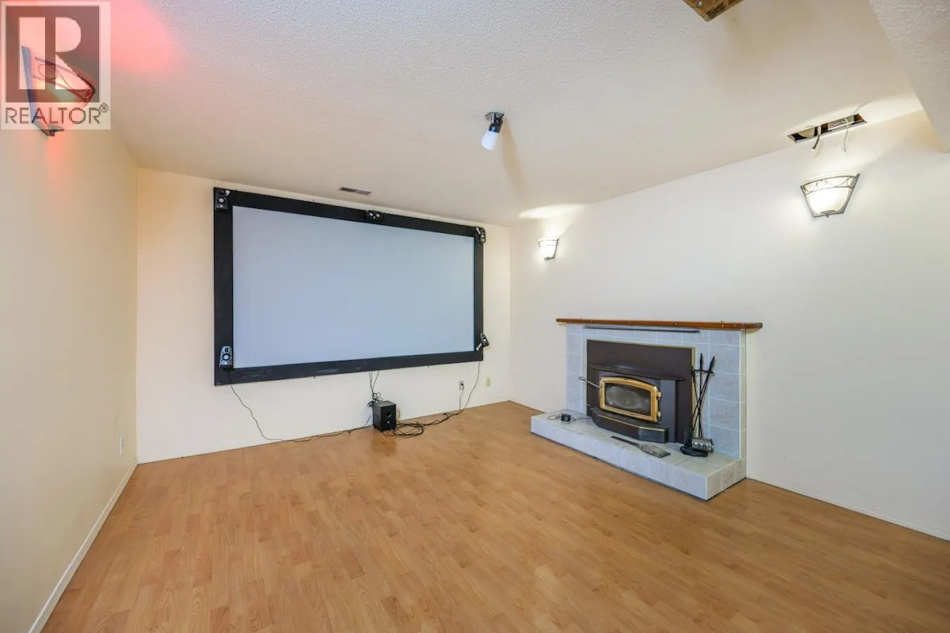 1214 POWELL AVENUE