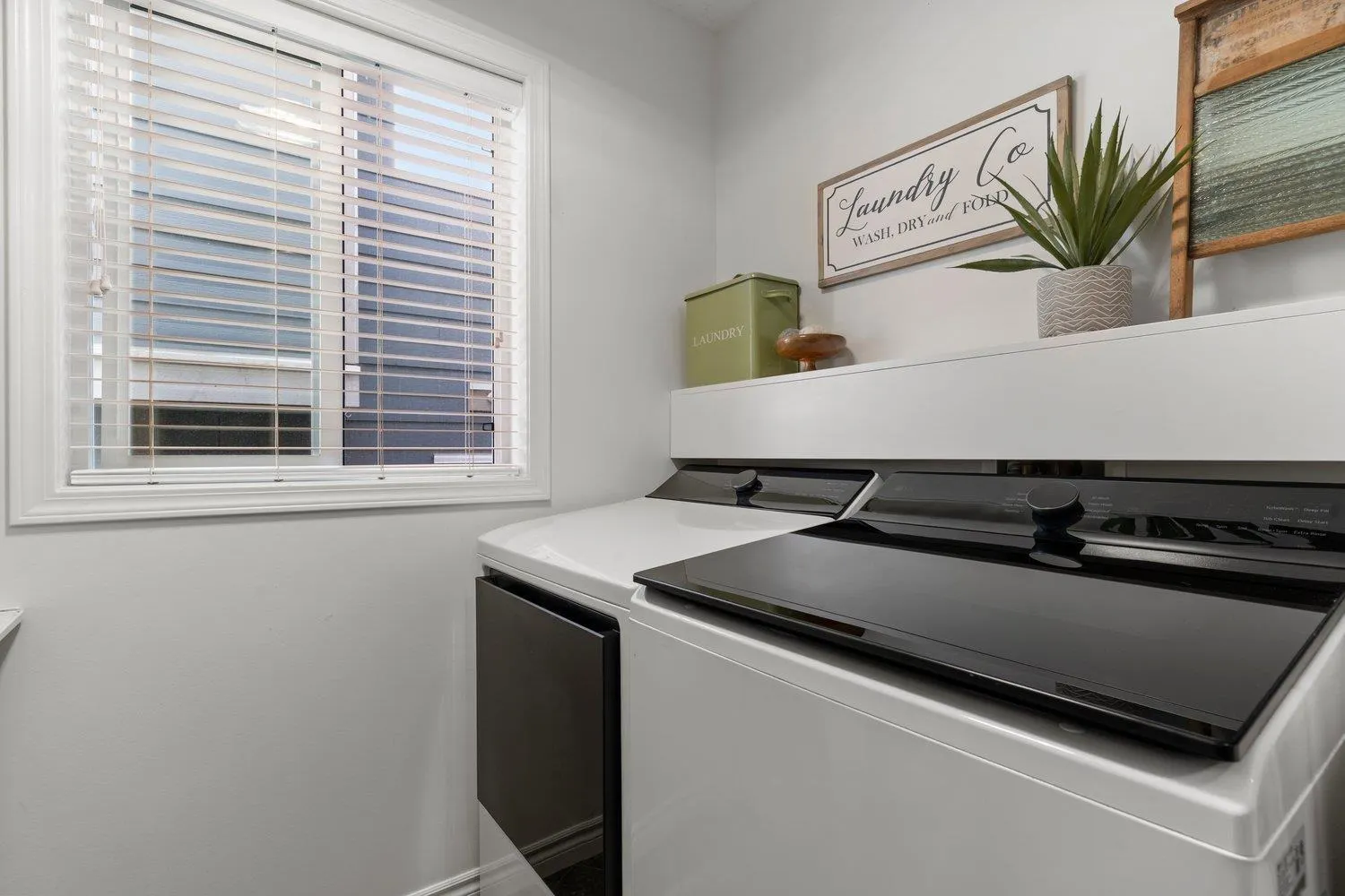 8 50354 ADELAIDE PLACE|Eastern Hillsides