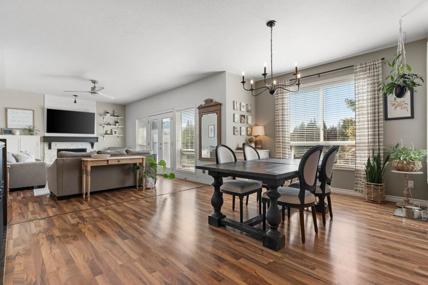 8 50354 ADELAIDE PLACE|Eastern Hillsides