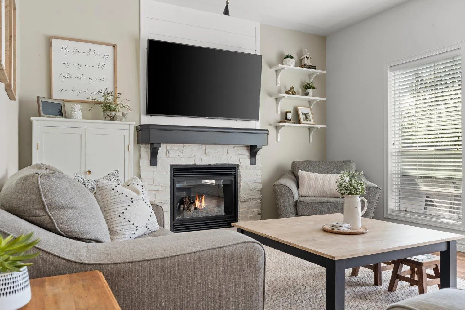 8 50354 ADELAIDE PLACE|Eastern Hillsides