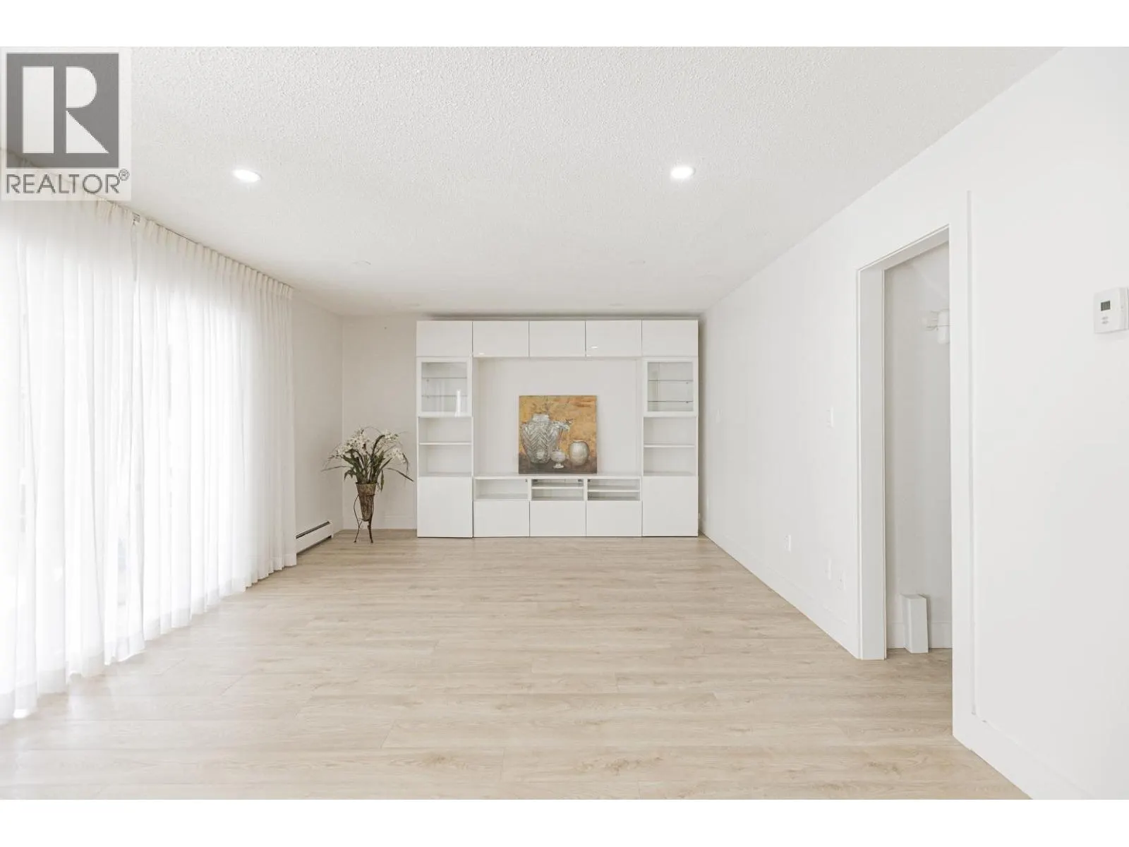 6220 GARNET DRIVE