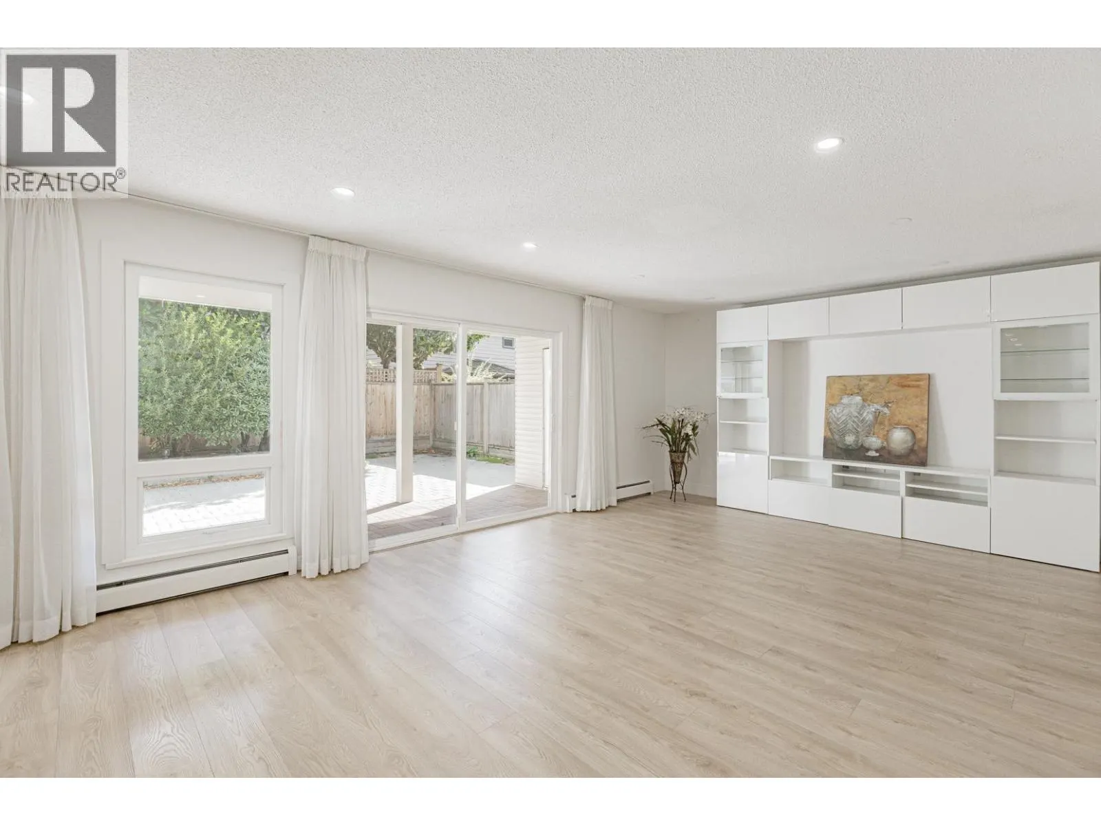 6220 GARNET DRIVE