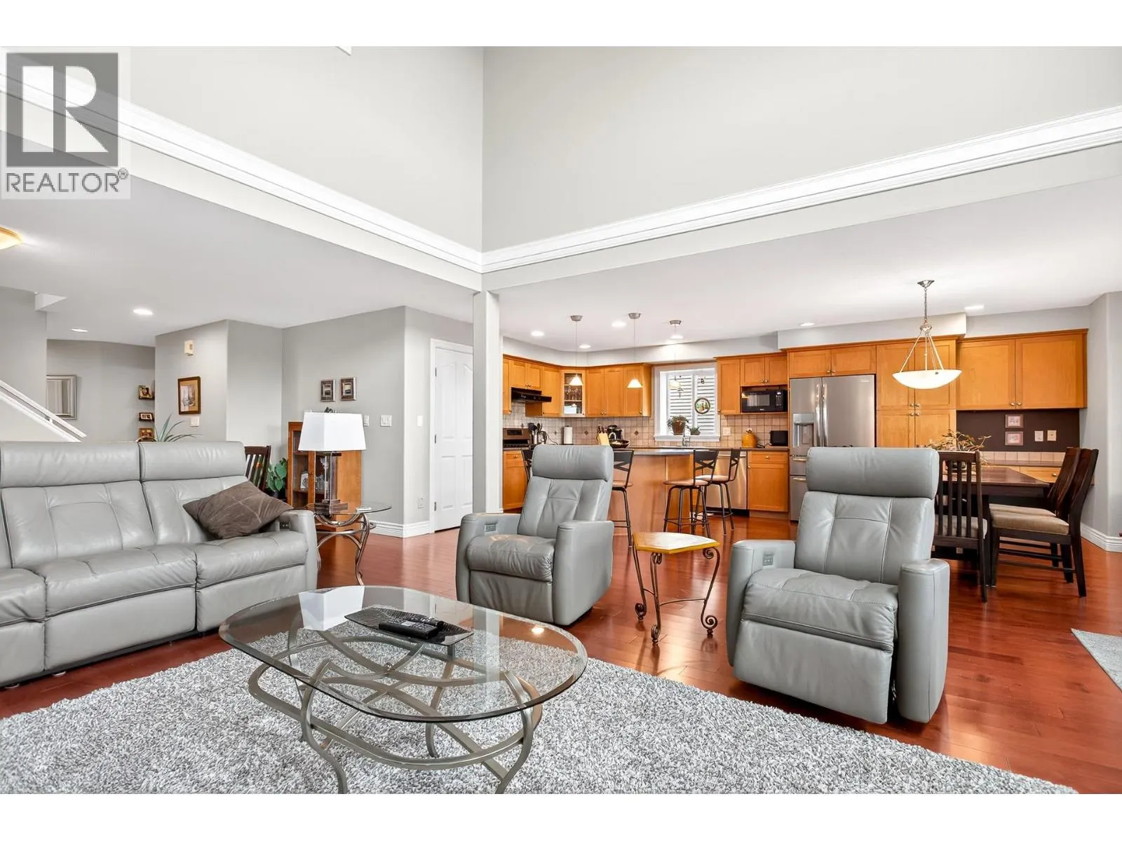 3028 MAPLEWOOD COURT