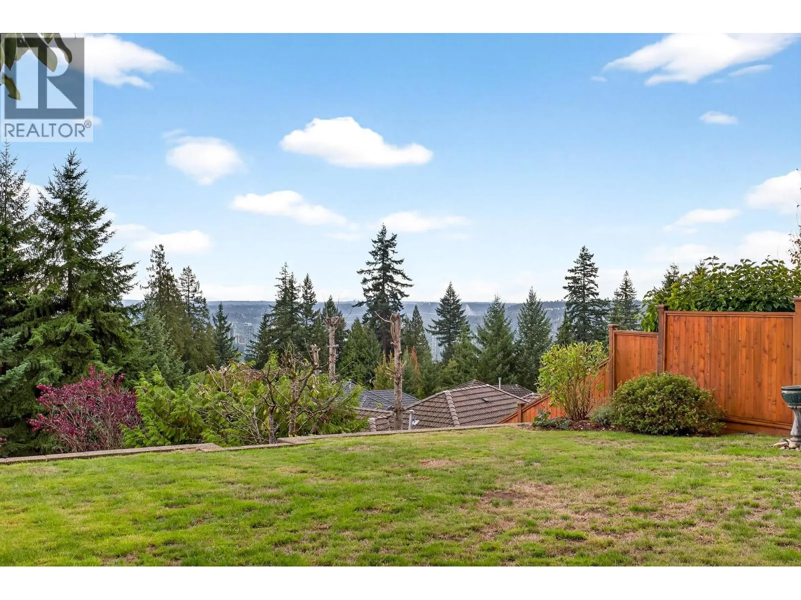 3028 MAPLEWOOD COURT