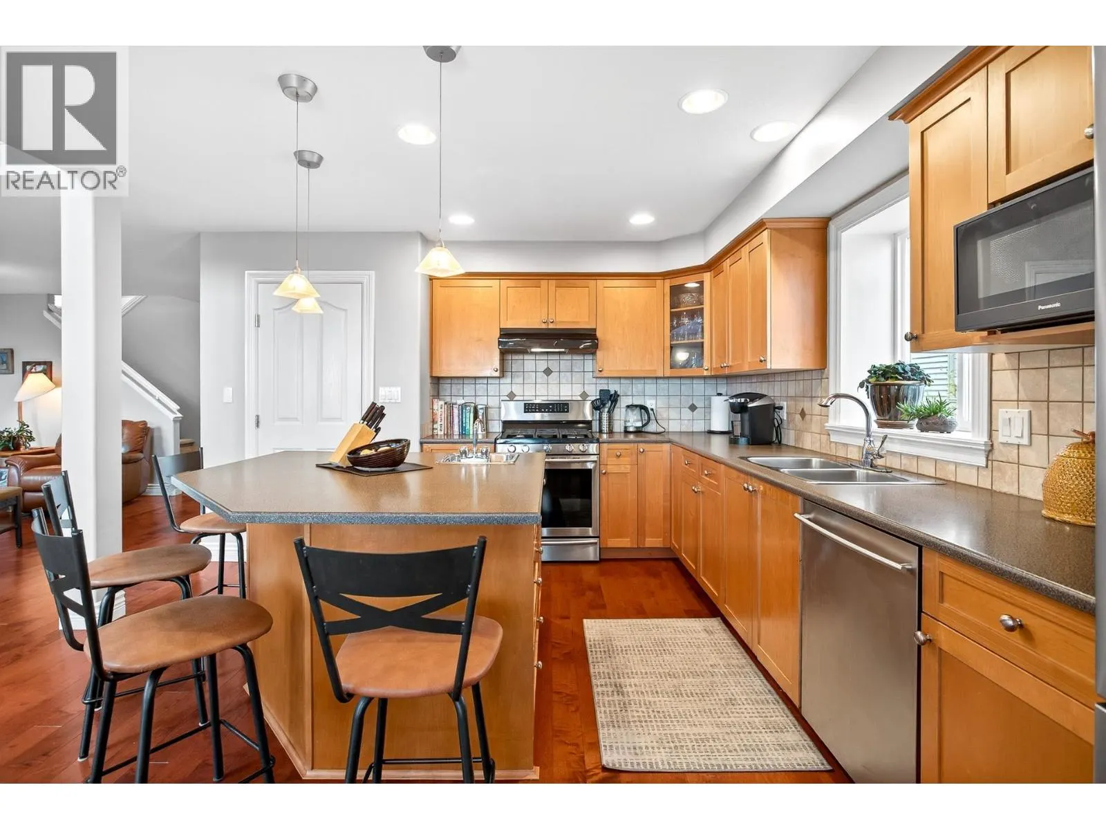 3028 MAPLEWOOD COURT