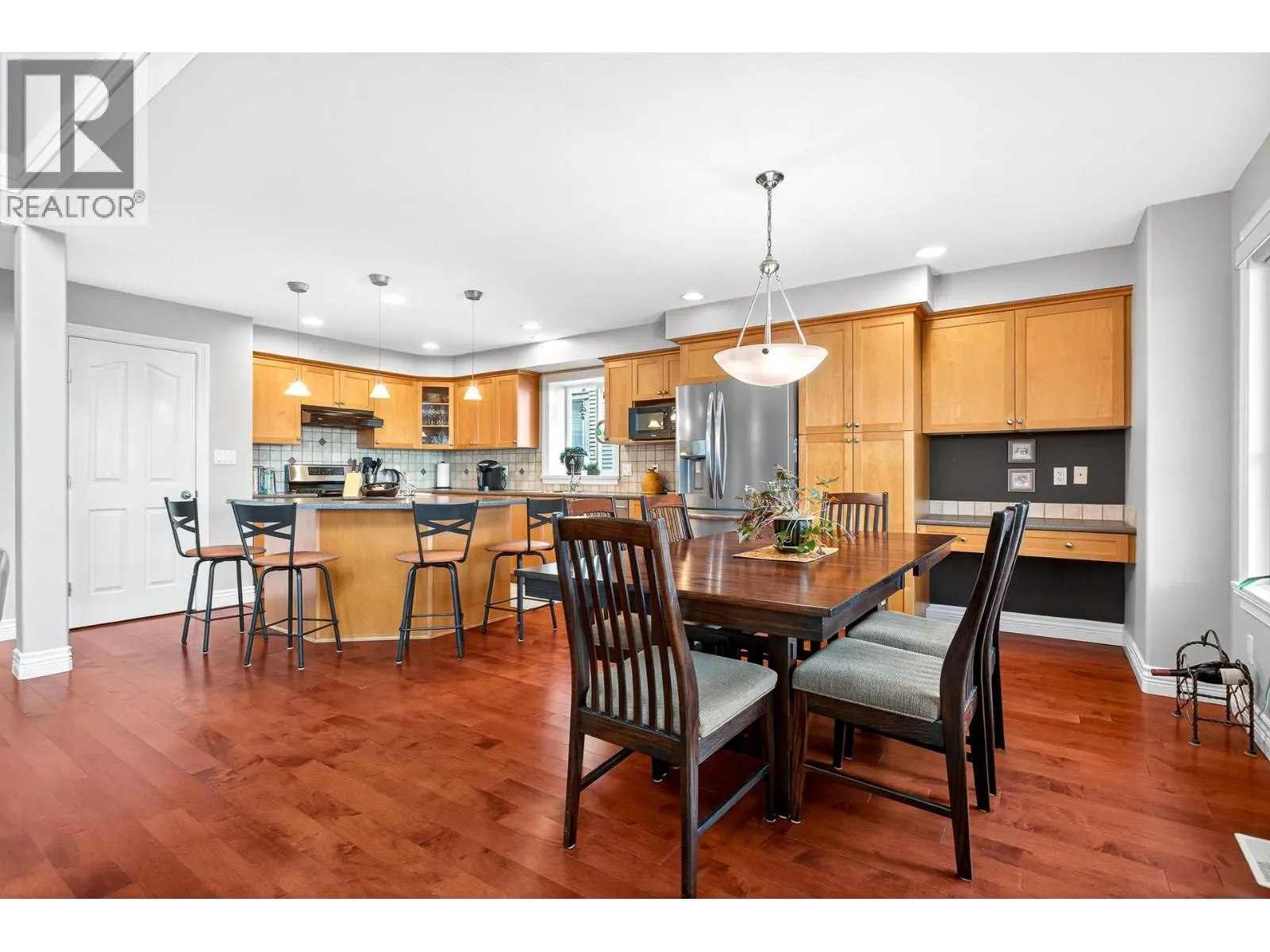 3028 MAPLEWOOD COURT