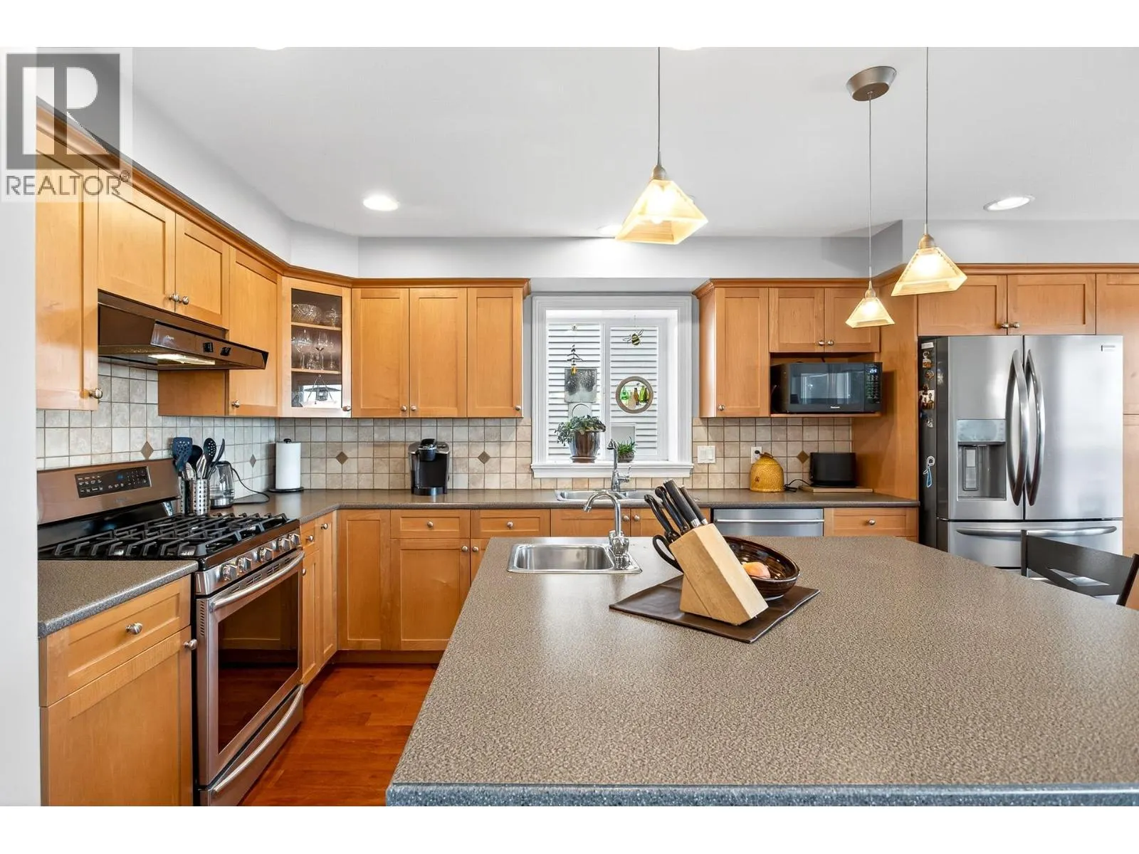 3028 MAPLEWOOD COURT