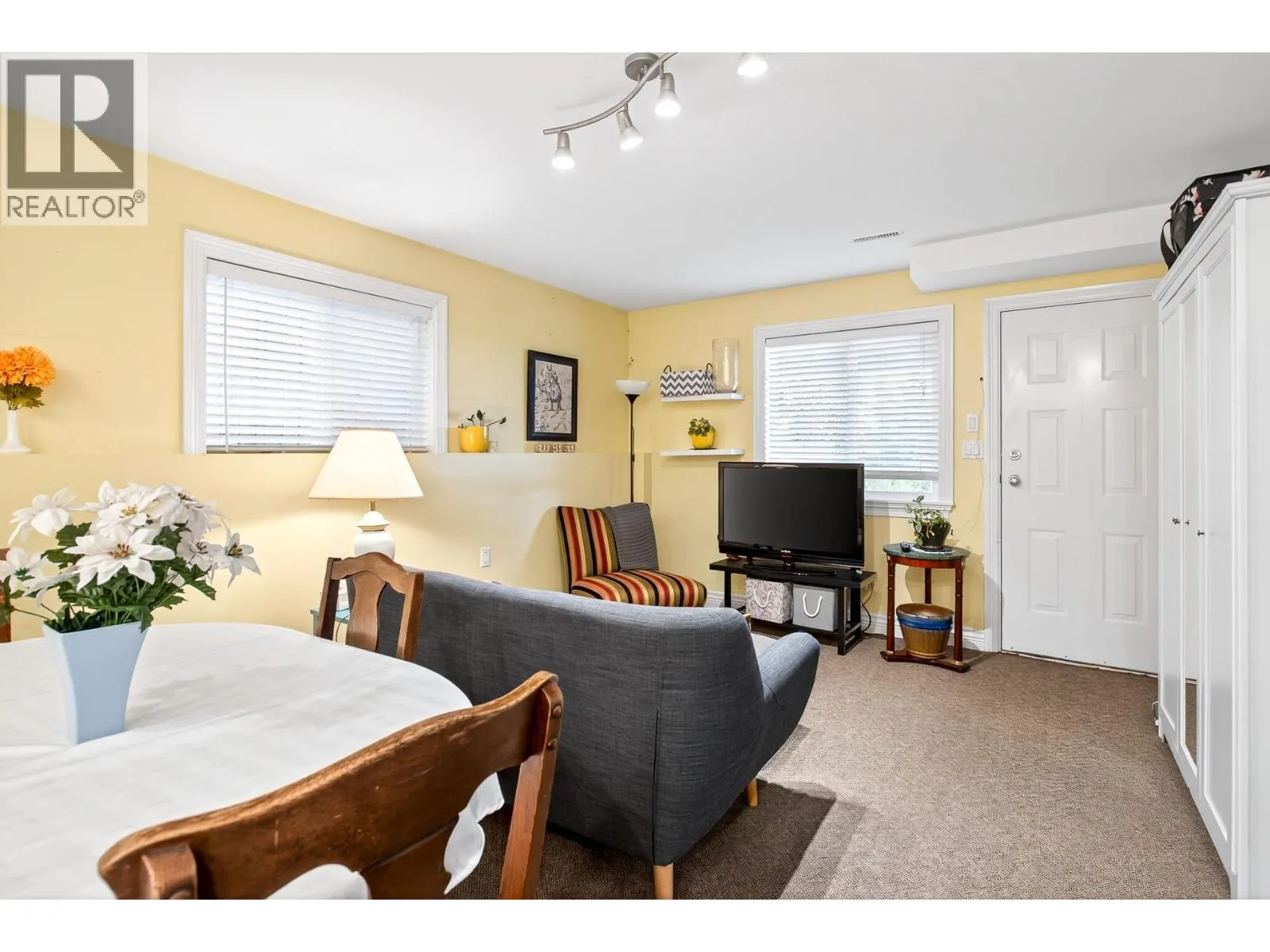 3028 MAPLEWOOD COURT