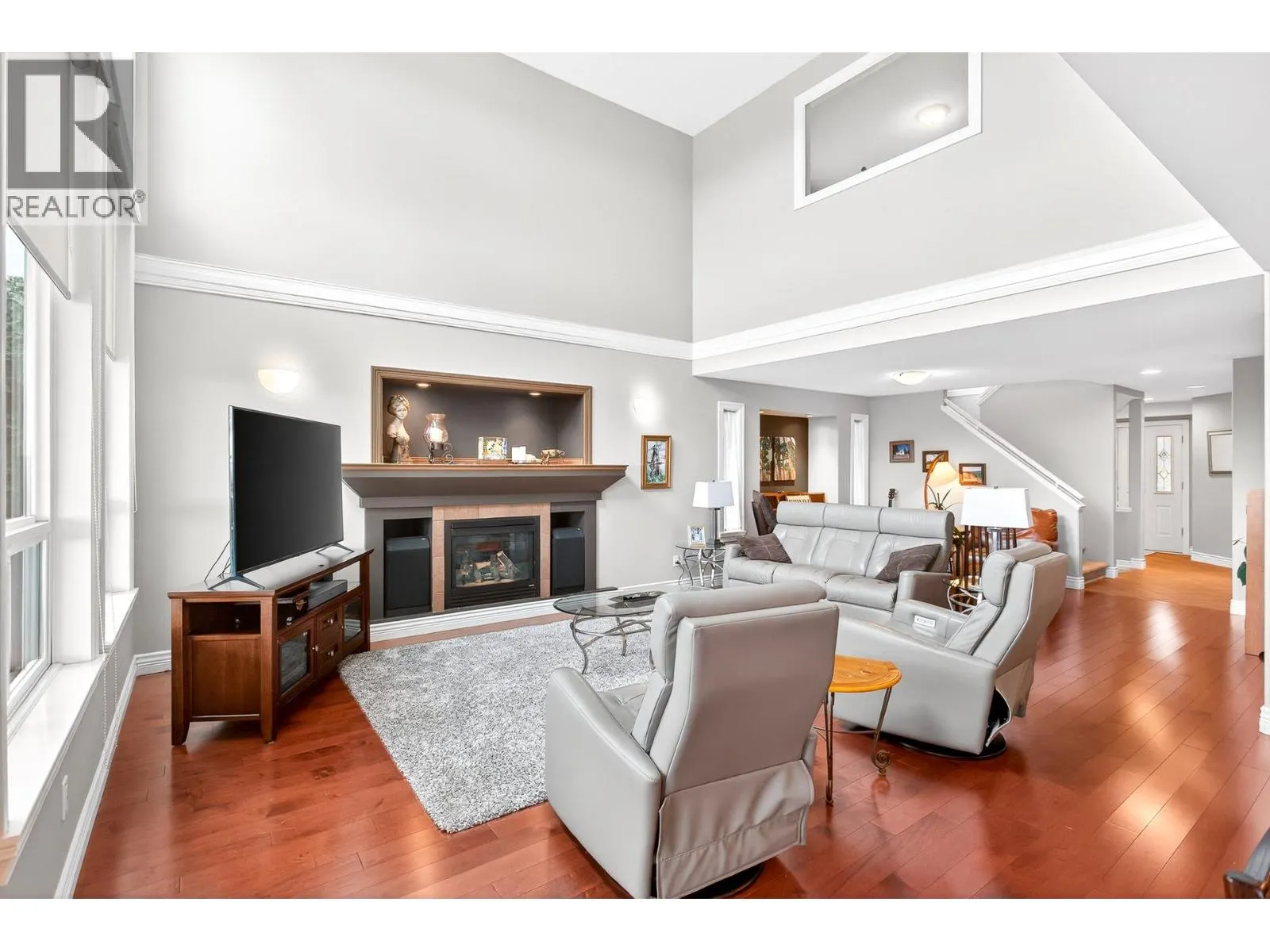 3028 MAPLEWOOD COURT