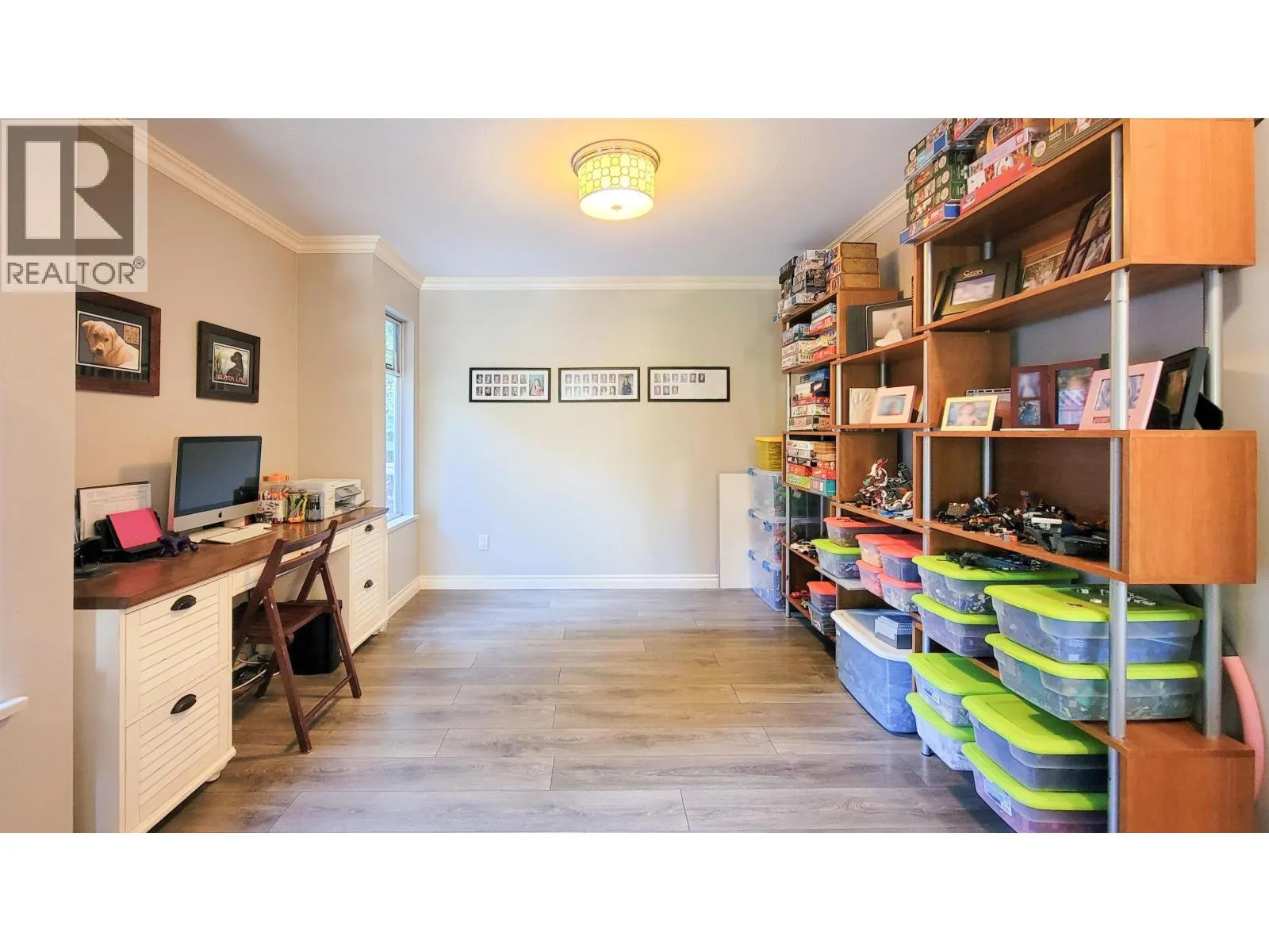 3595 WELLINGTON CRESCENT