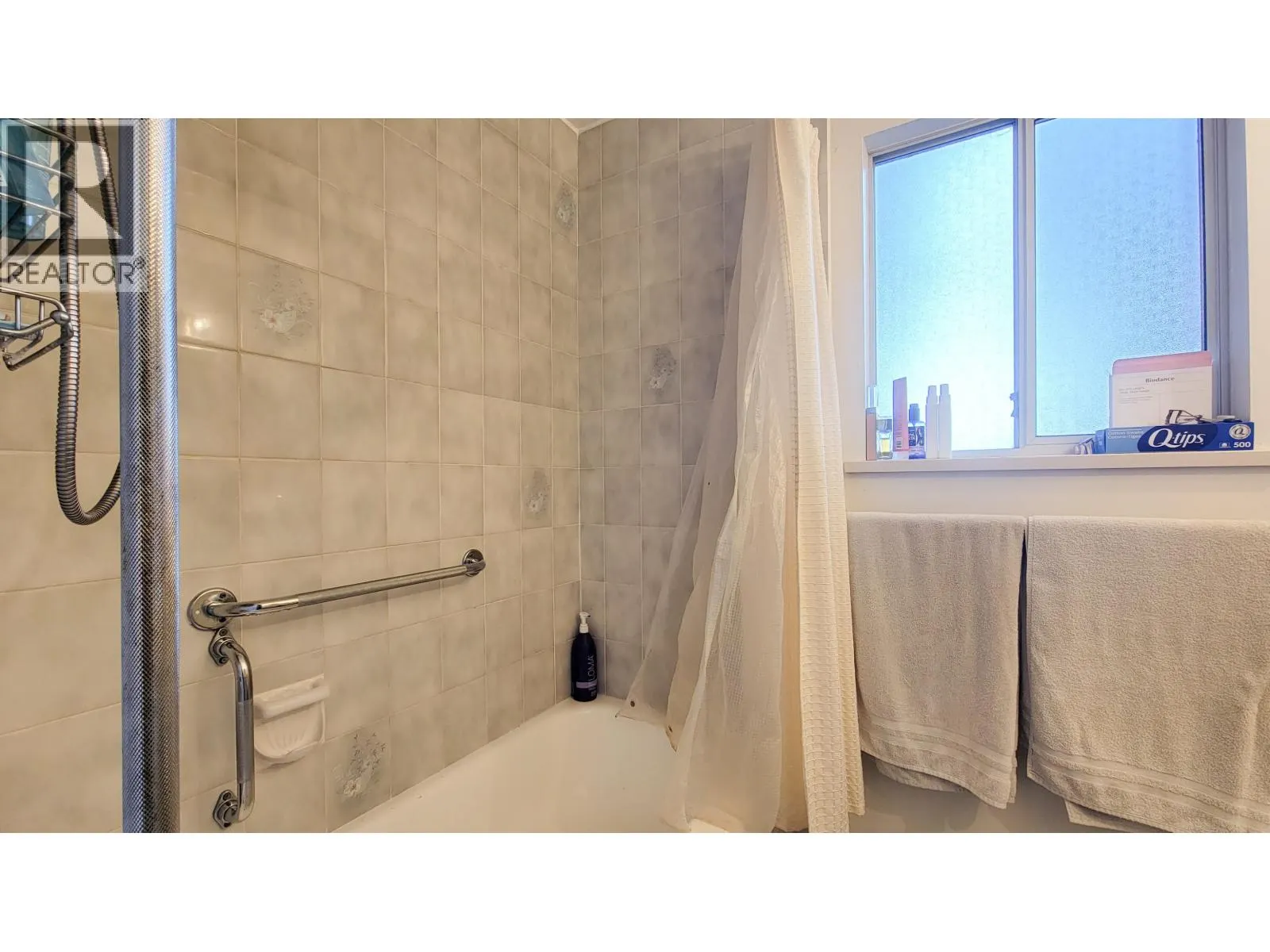 3595 WELLINGTON CRESCENT