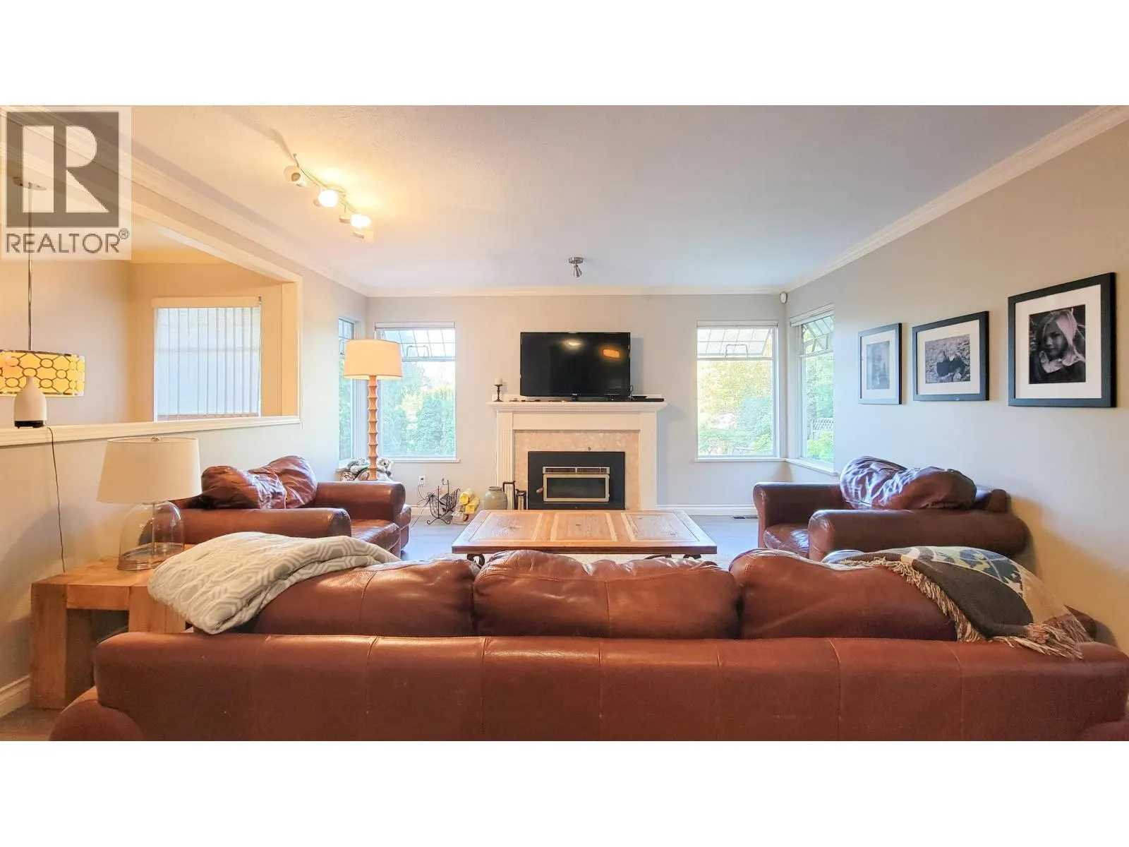 3595 WELLINGTON CRESCENT