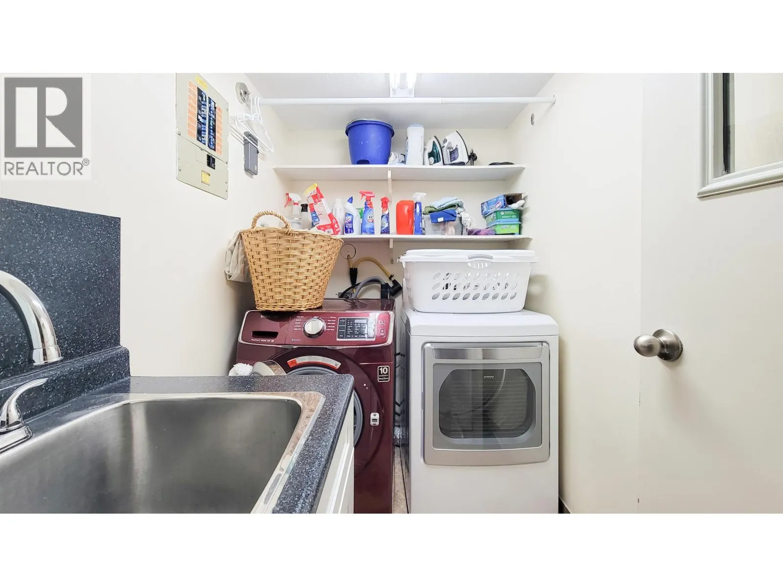 3595 WELLINGTON CRESCENT