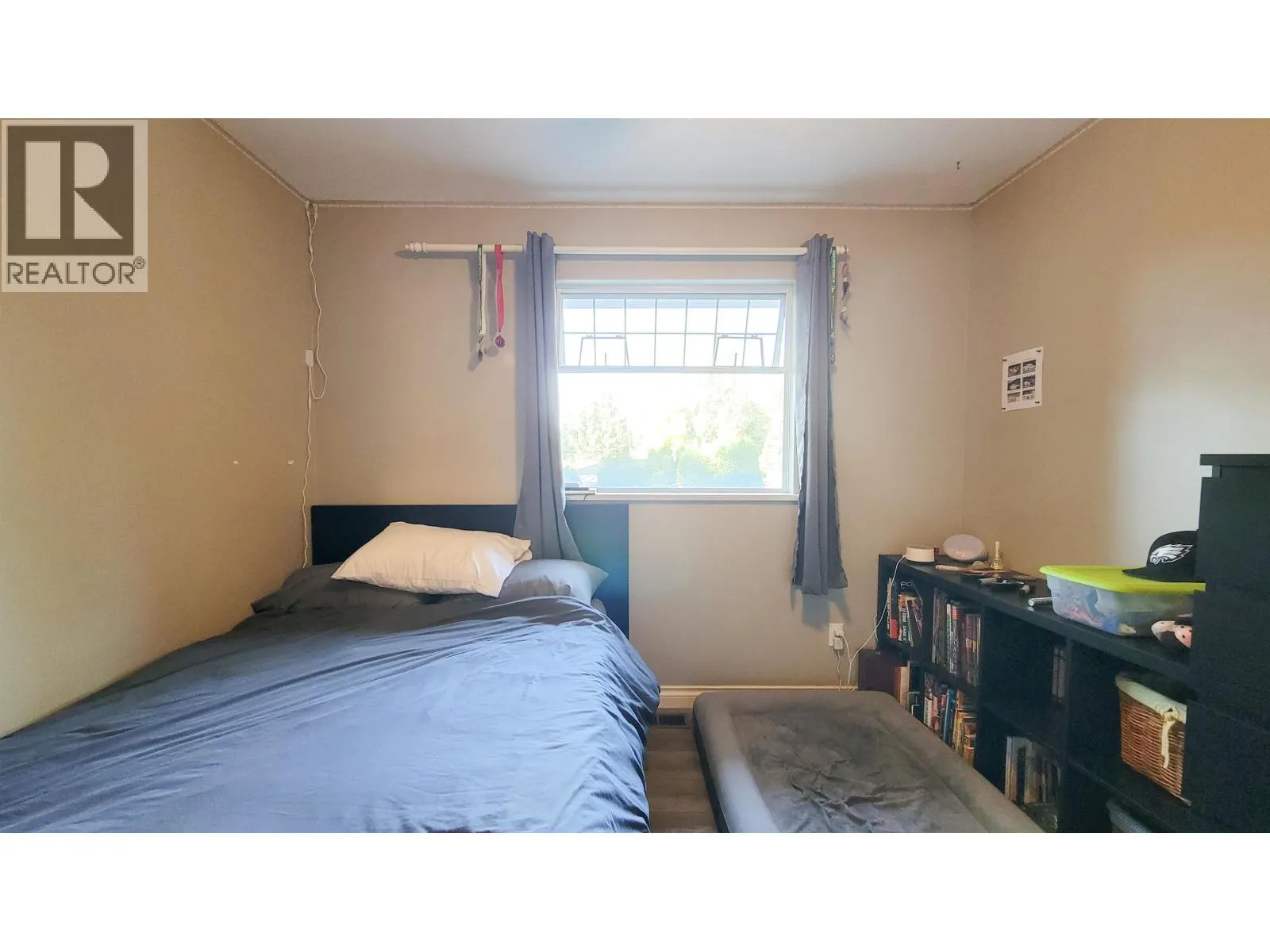 3595 WELLINGTON CRESCENT