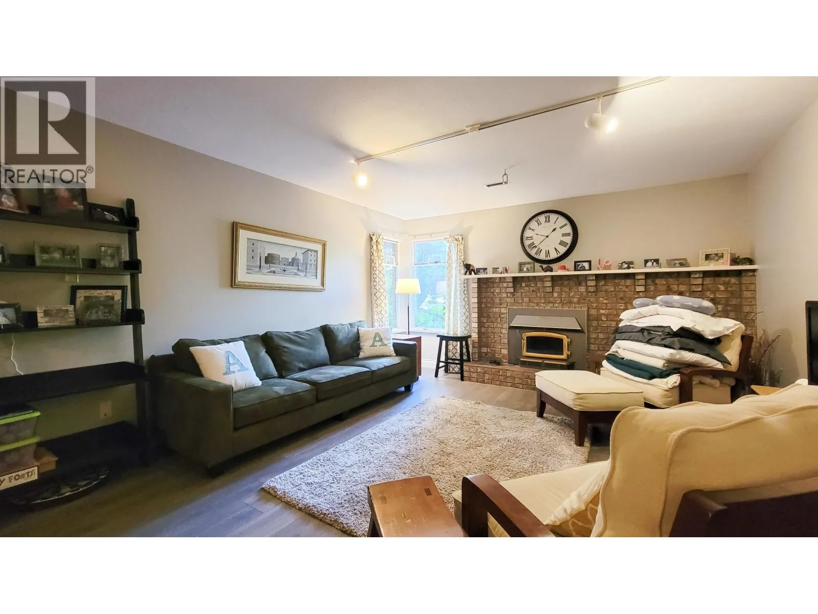 3595 WELLINGTON CRESCENT