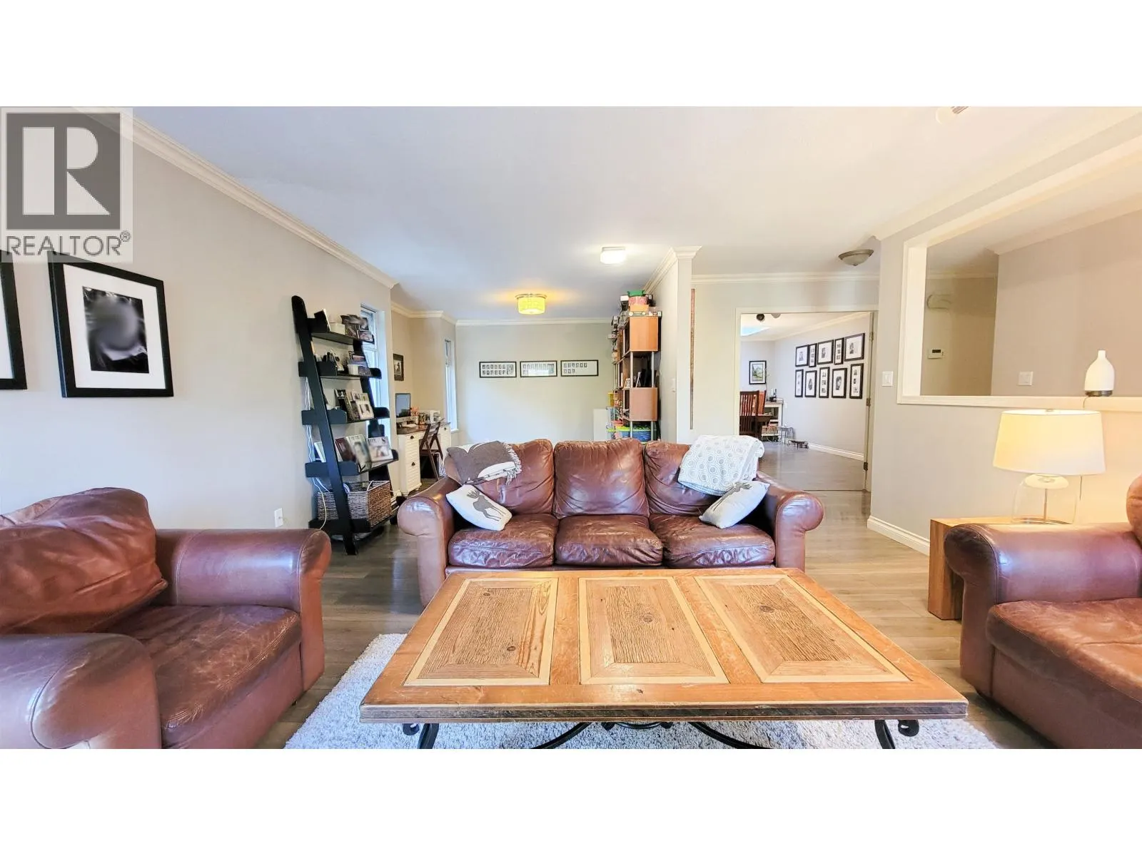 3595 WELLINGTON CRESCENT