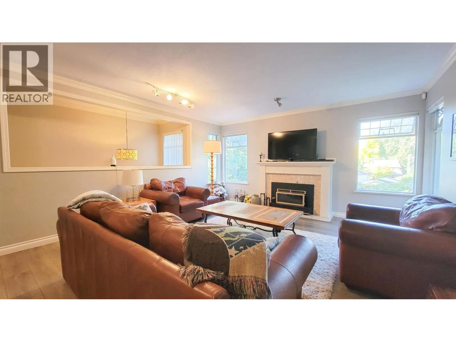 3595 WELLINGTON CRESCENT