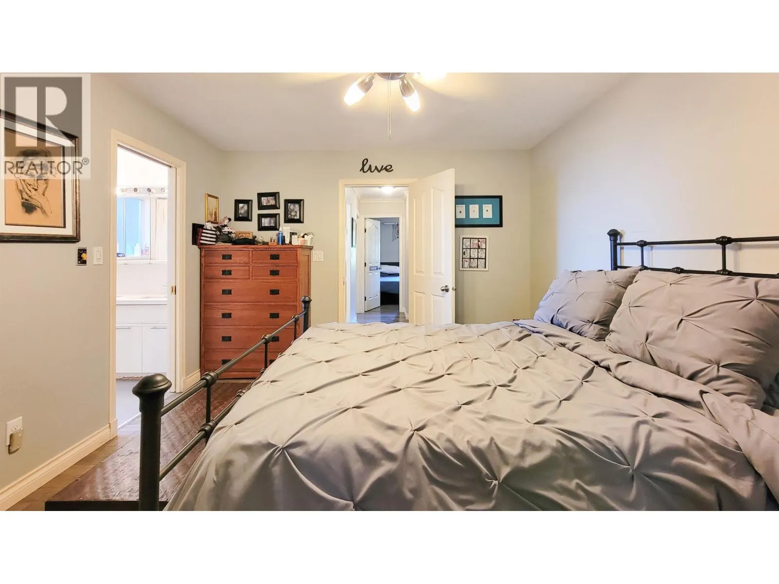 3595 WELLINGTON CRESCENT