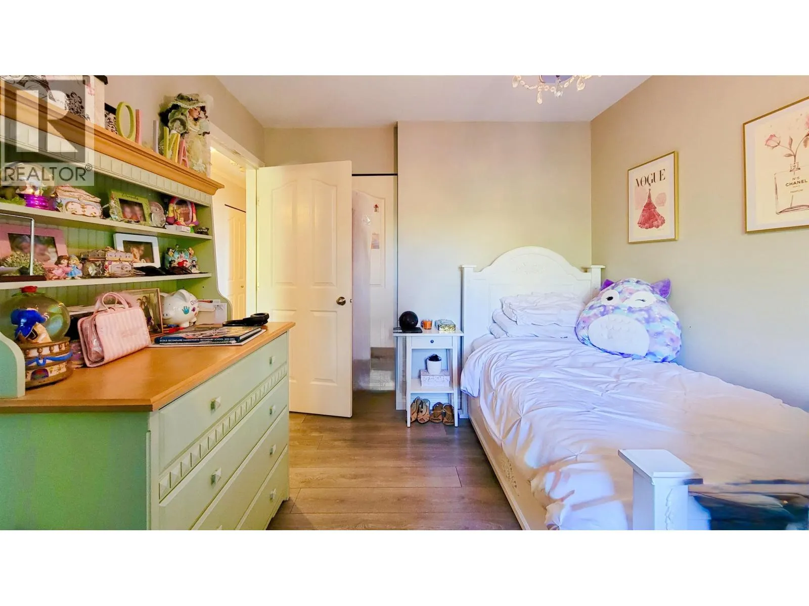 3595 WELLINGTON CRESCENT