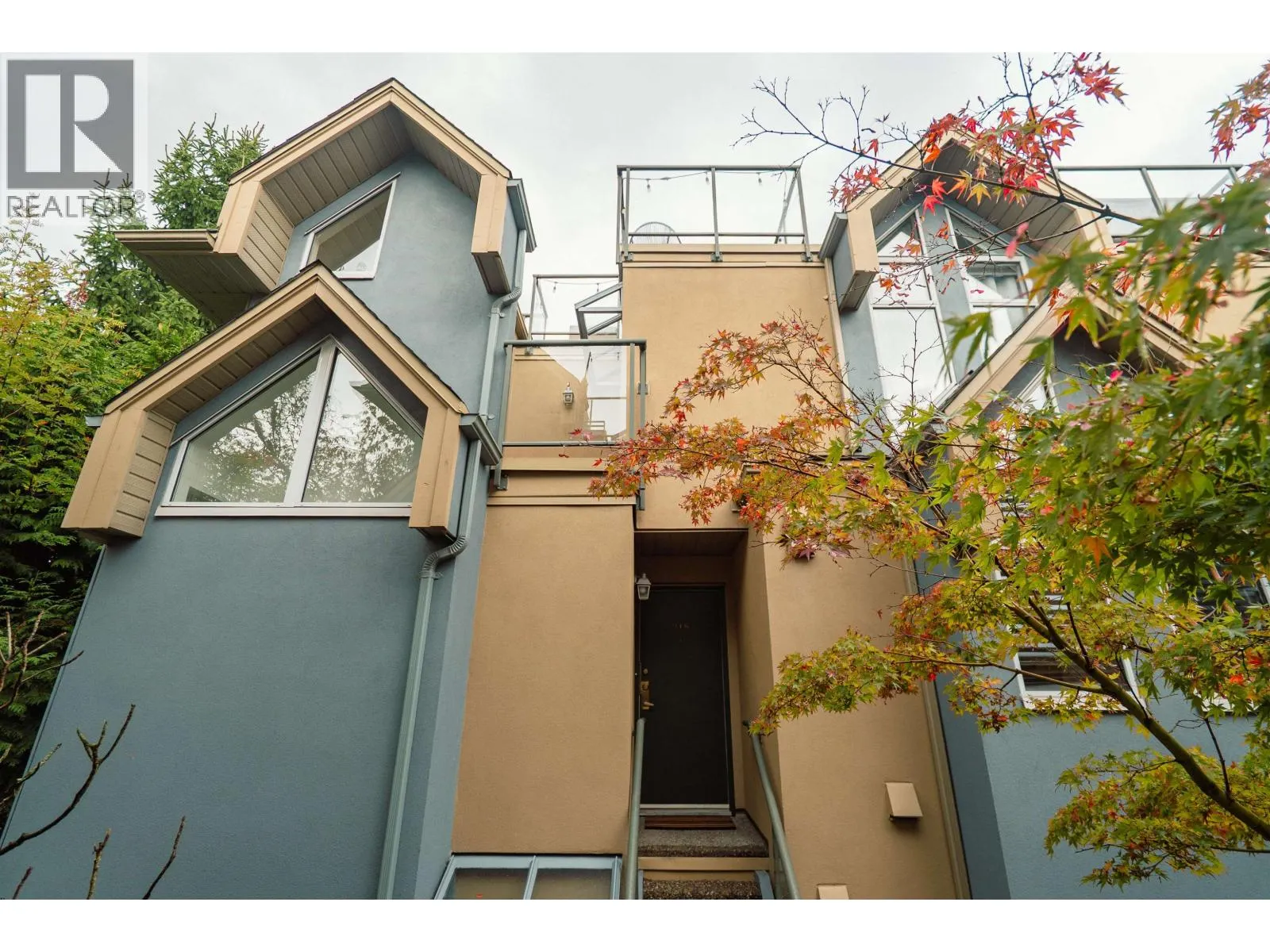 916 W 14TH AVENUE