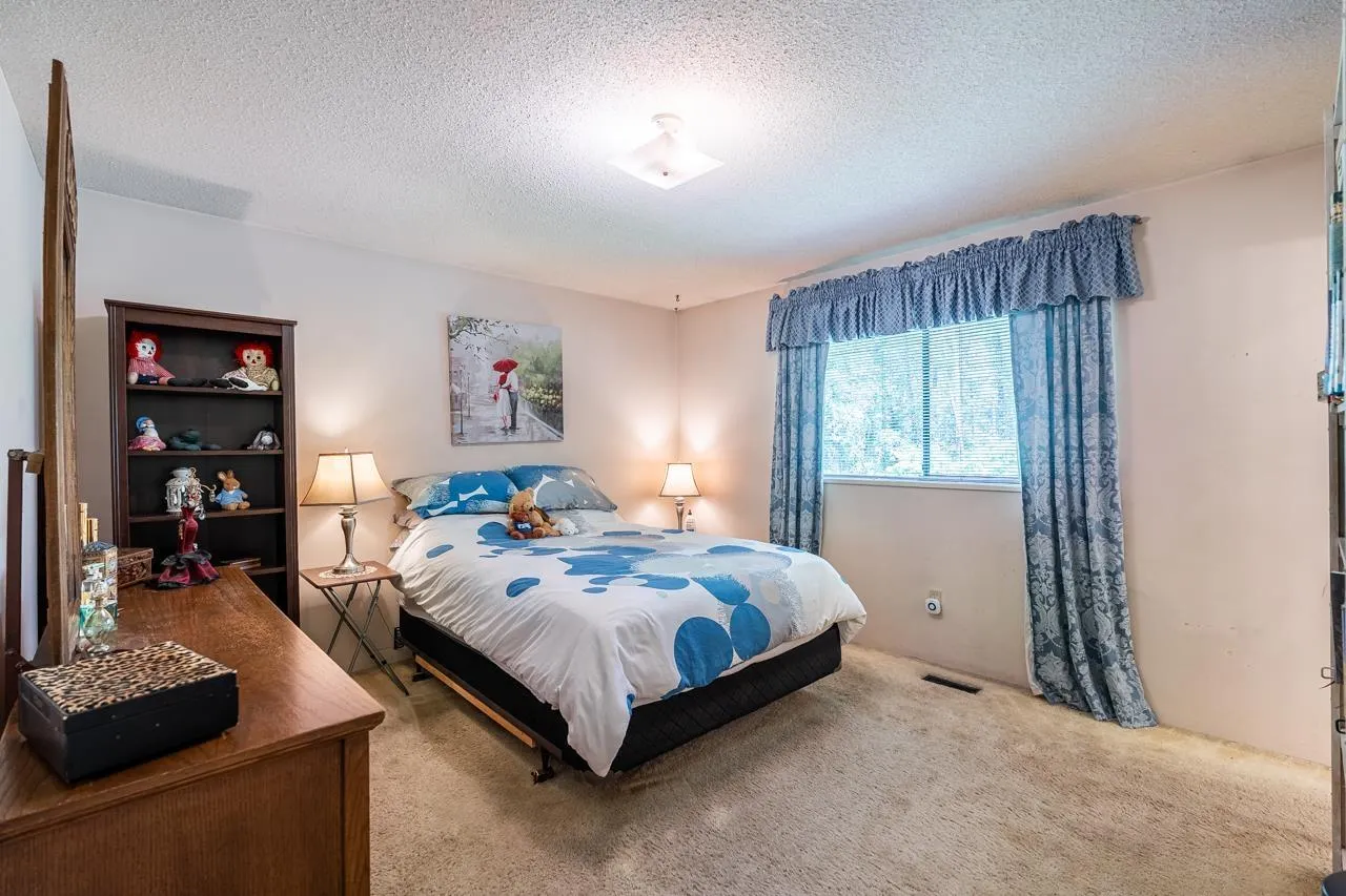 13575 CRESTVIEW DRIVE