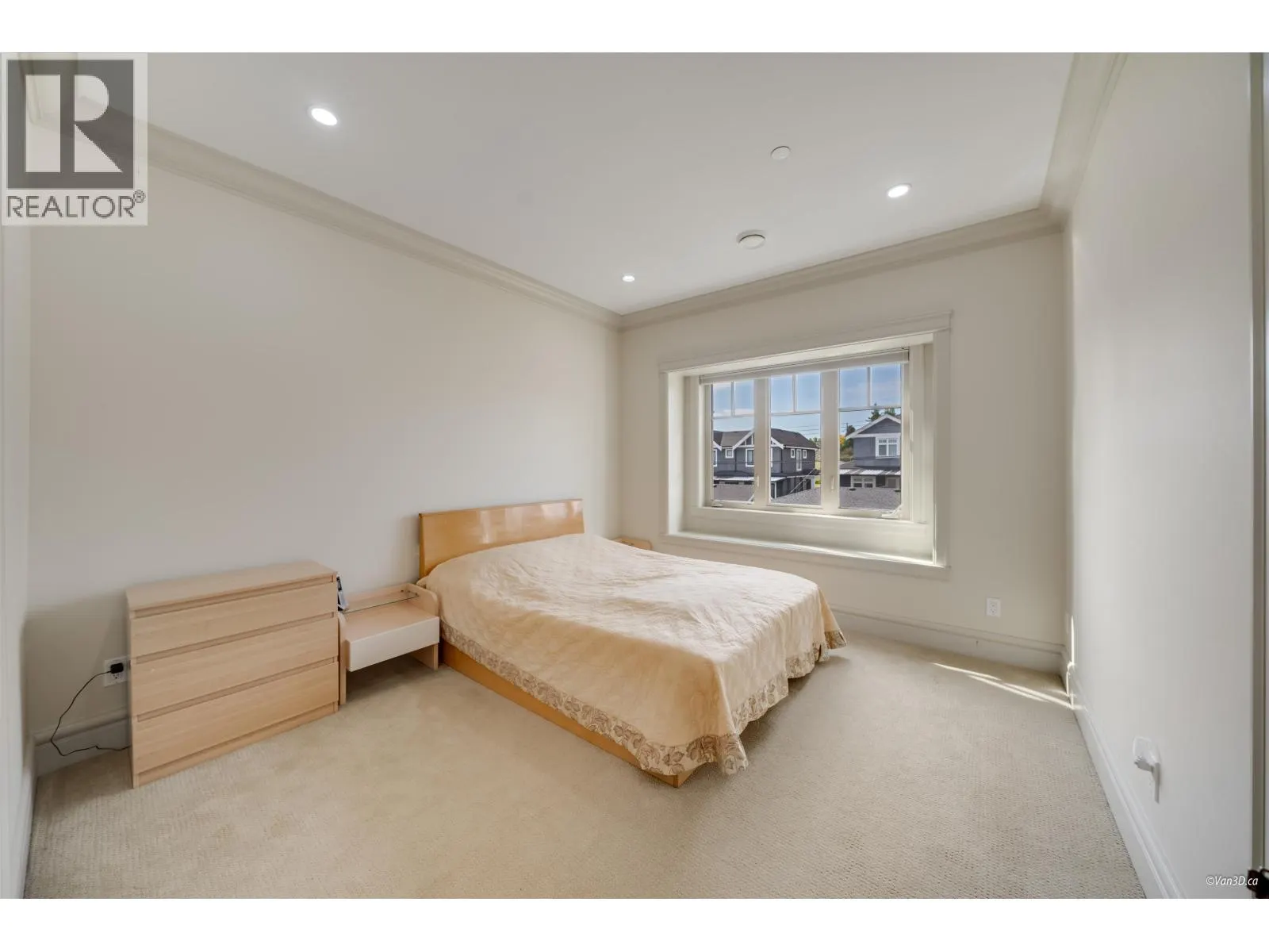 6633 NEAL STREET