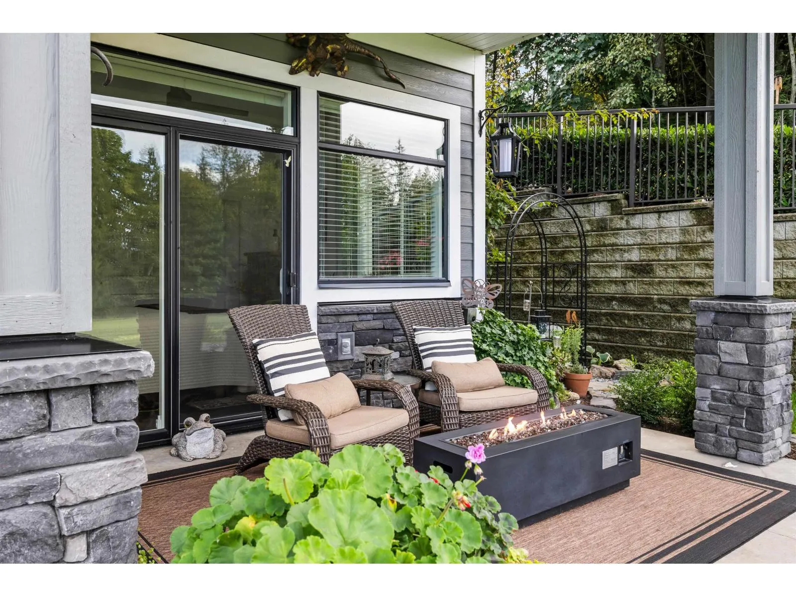 129 51096 FALLS COURT|Eastern Hillsides