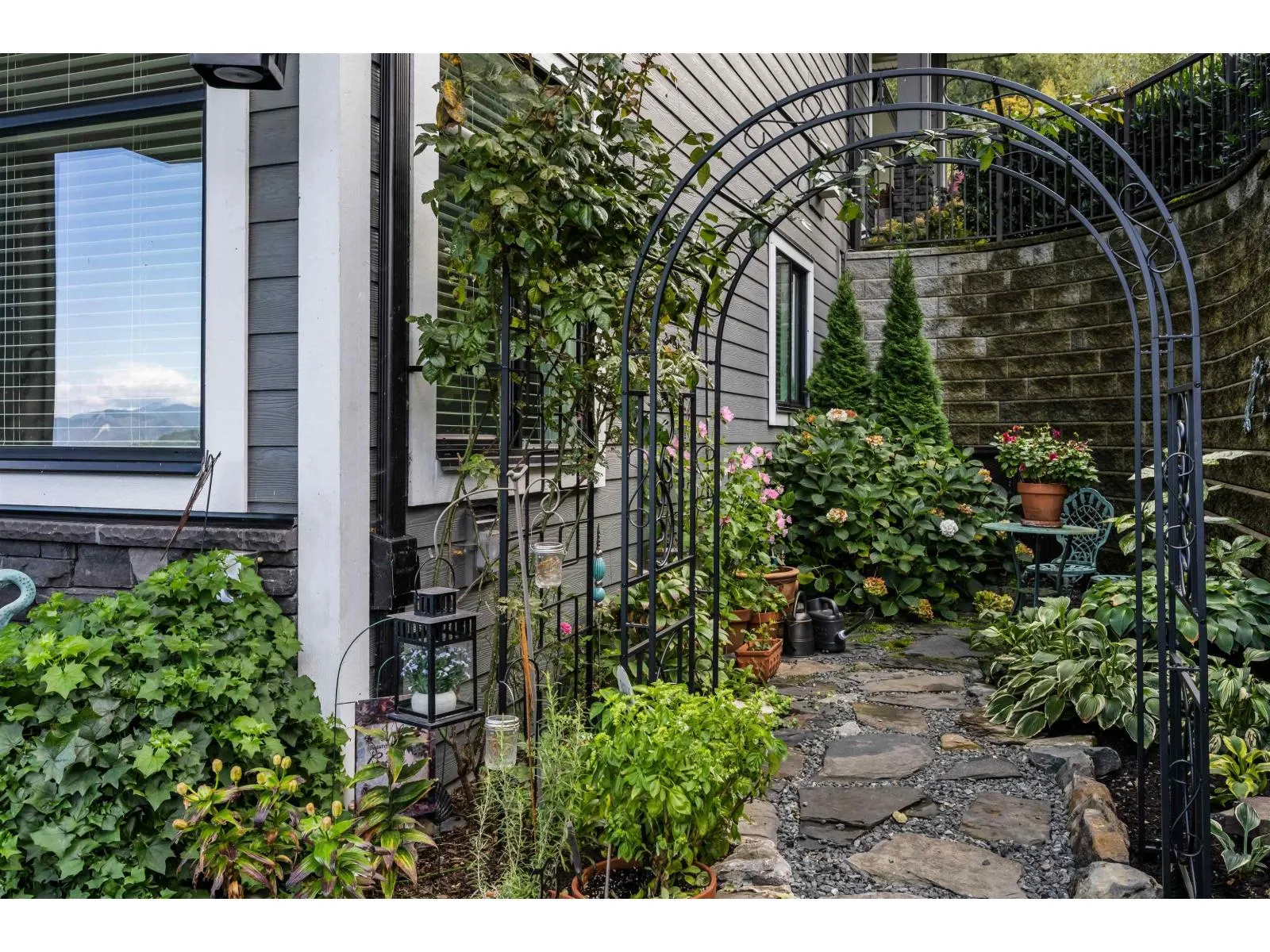 129 51096 FALLS COURT|Eastern Hillsides