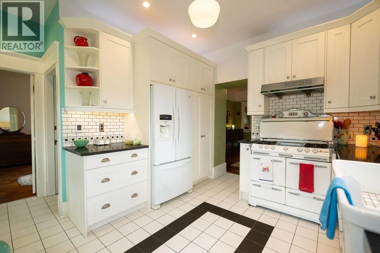 2659 OXFORD STREET