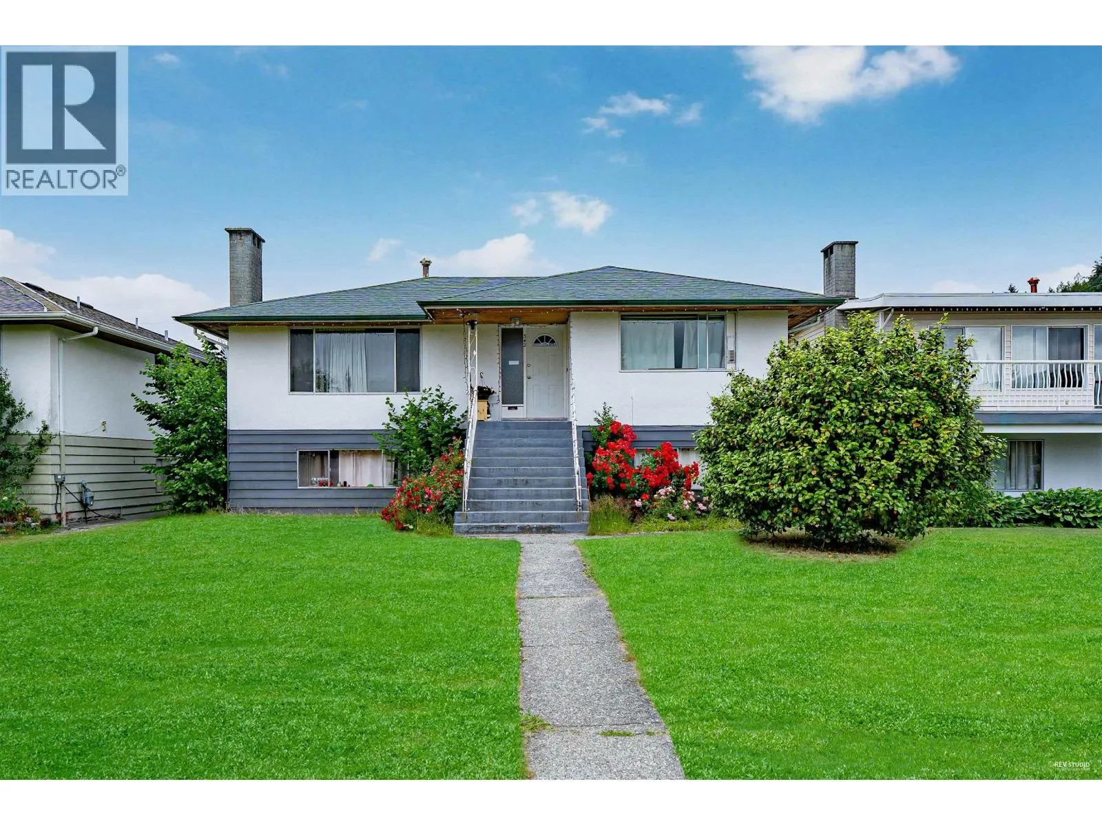 342 E 18TH STREET