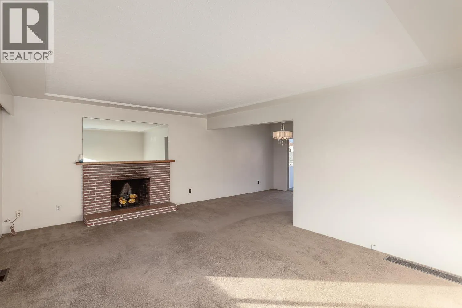 342 E 18TH STREET