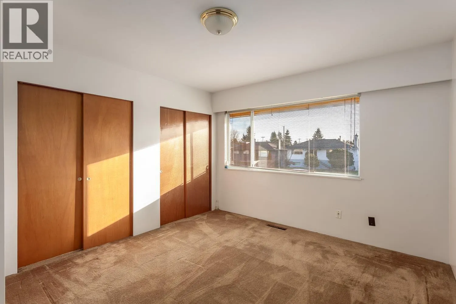 342 E 18TH STREET