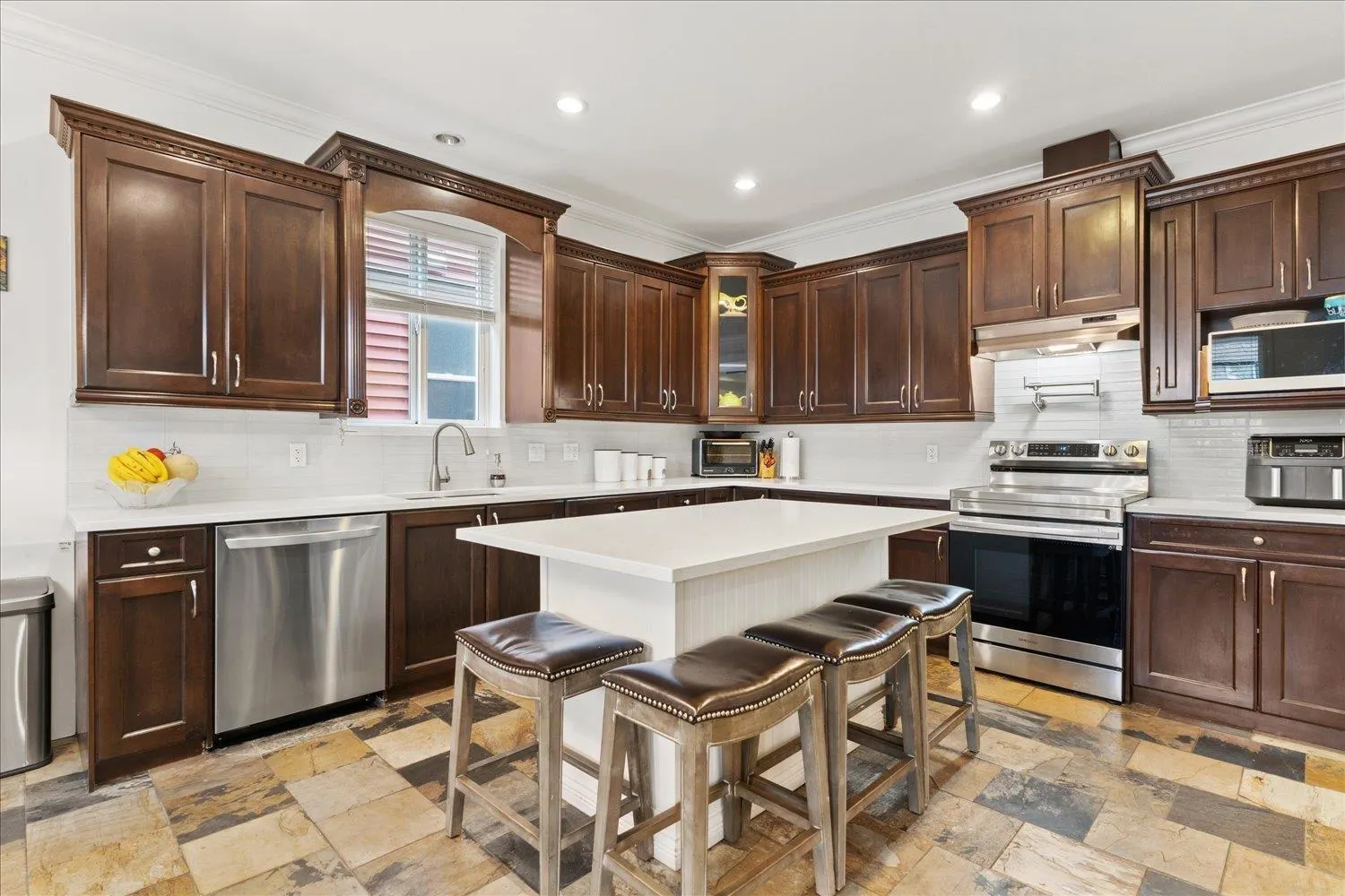 1510 MACKAY CRESCENT|Agassiz