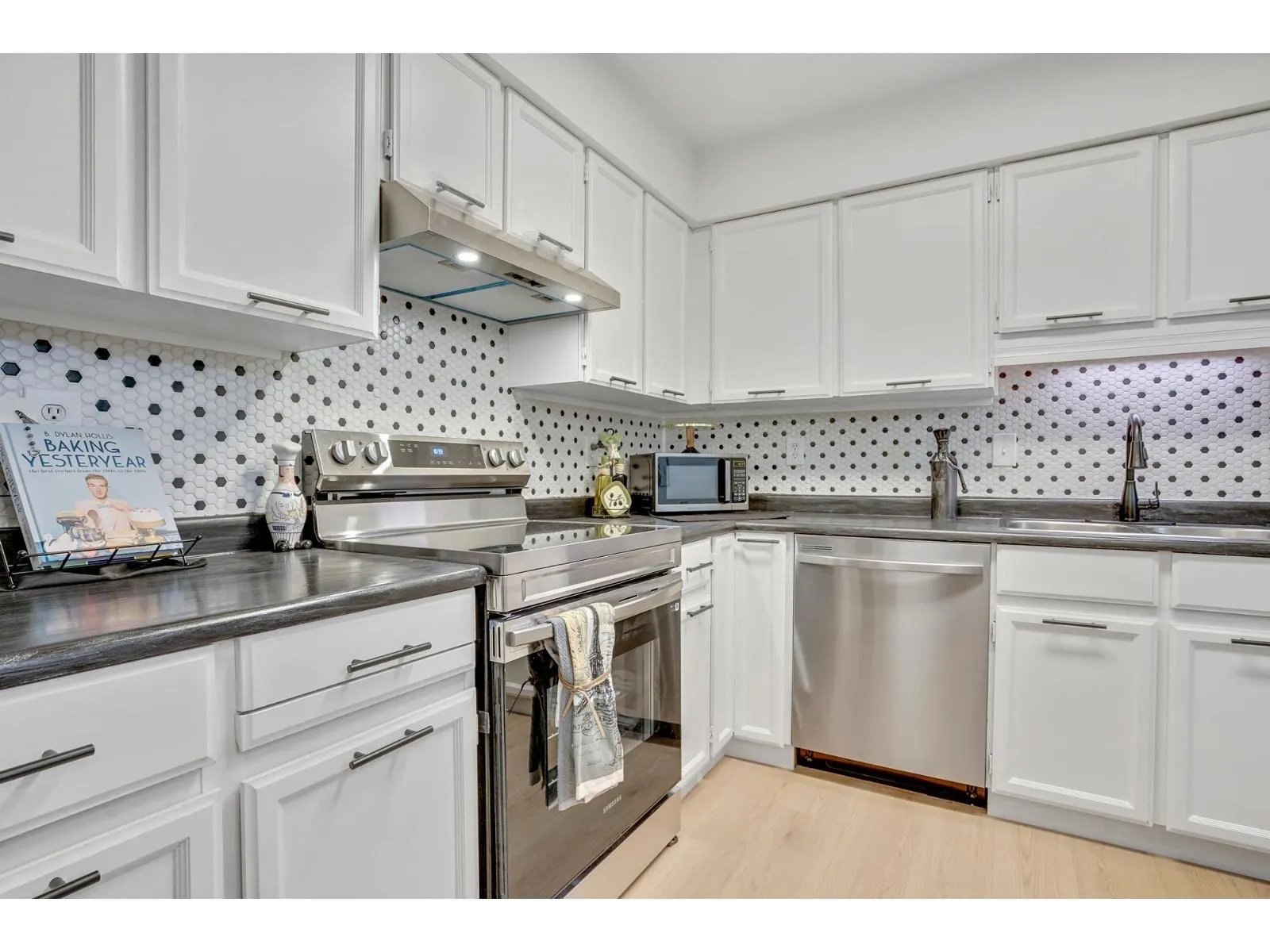 310 33490 COTTAGE LANE