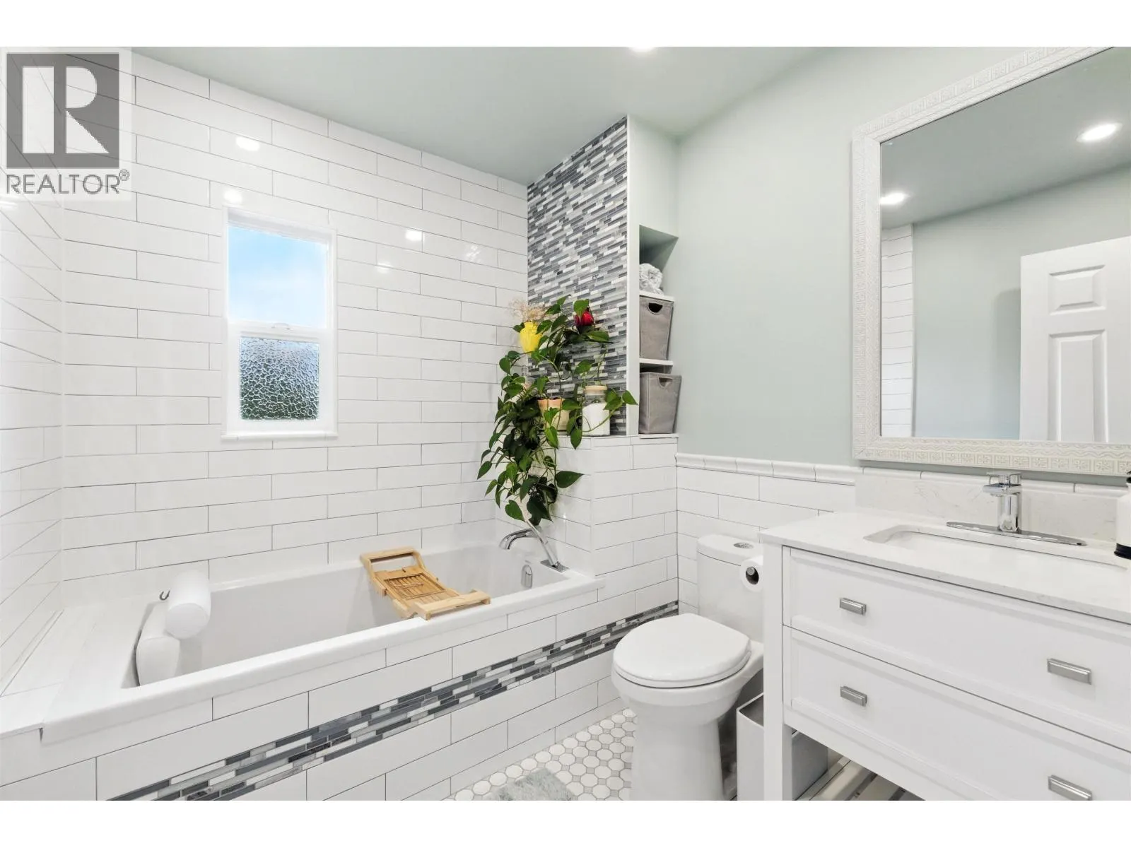 8885 LARKFIELD DRIVE