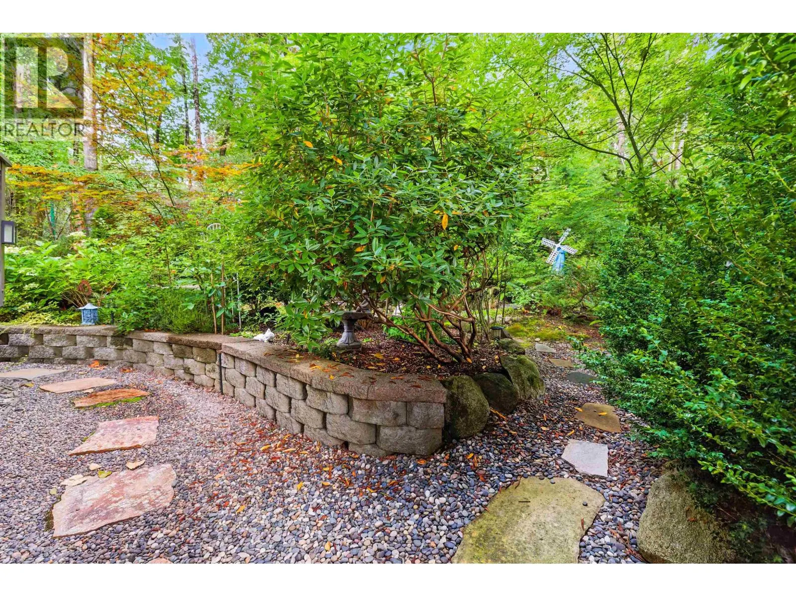 8885 LARKFIELD DRIVE