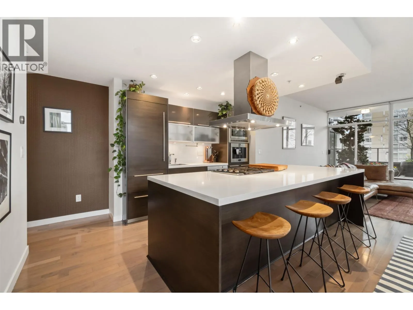 1601 1252 HORNBY STREET