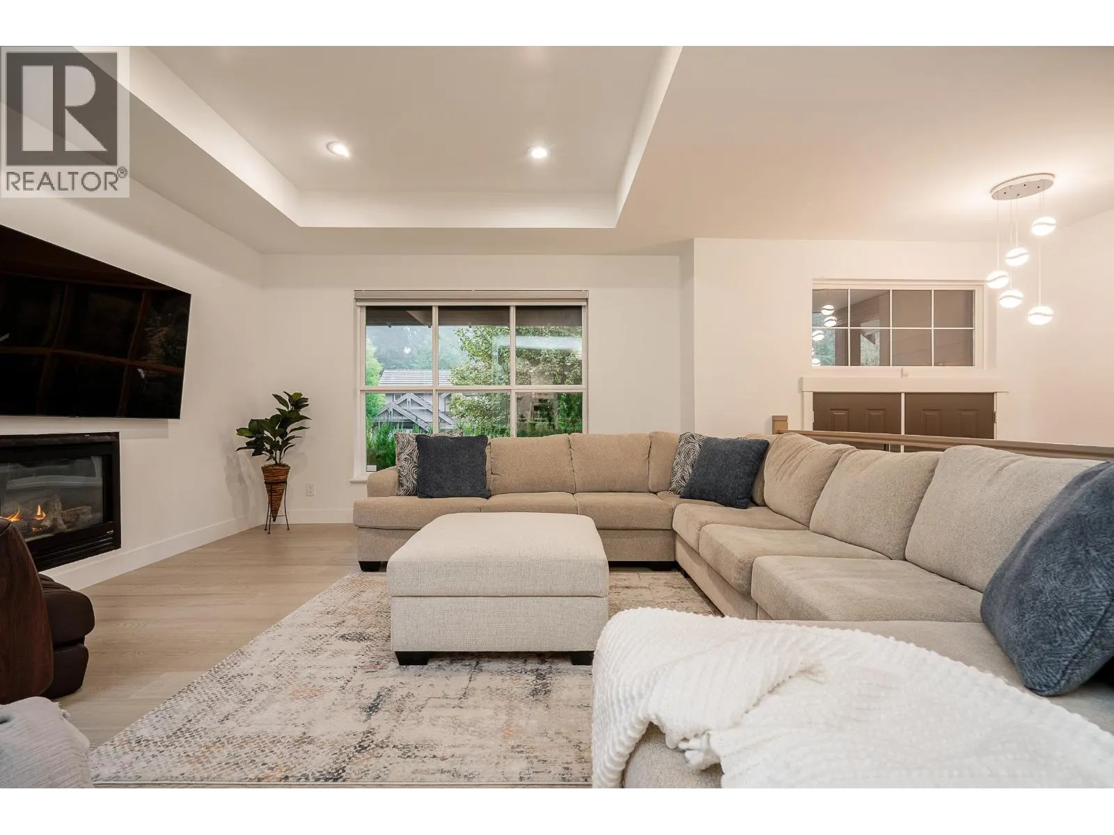 55 ASHWOOD DRIVE