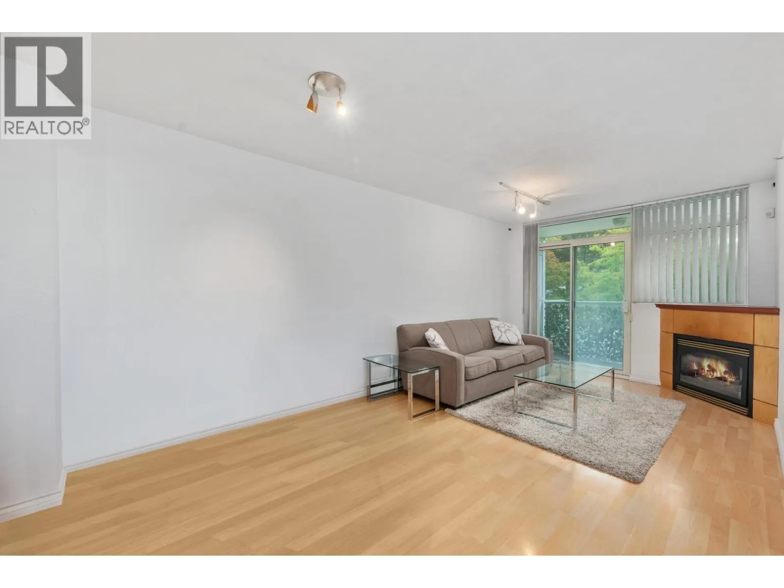 205 2733 CHANDLERY PLACE