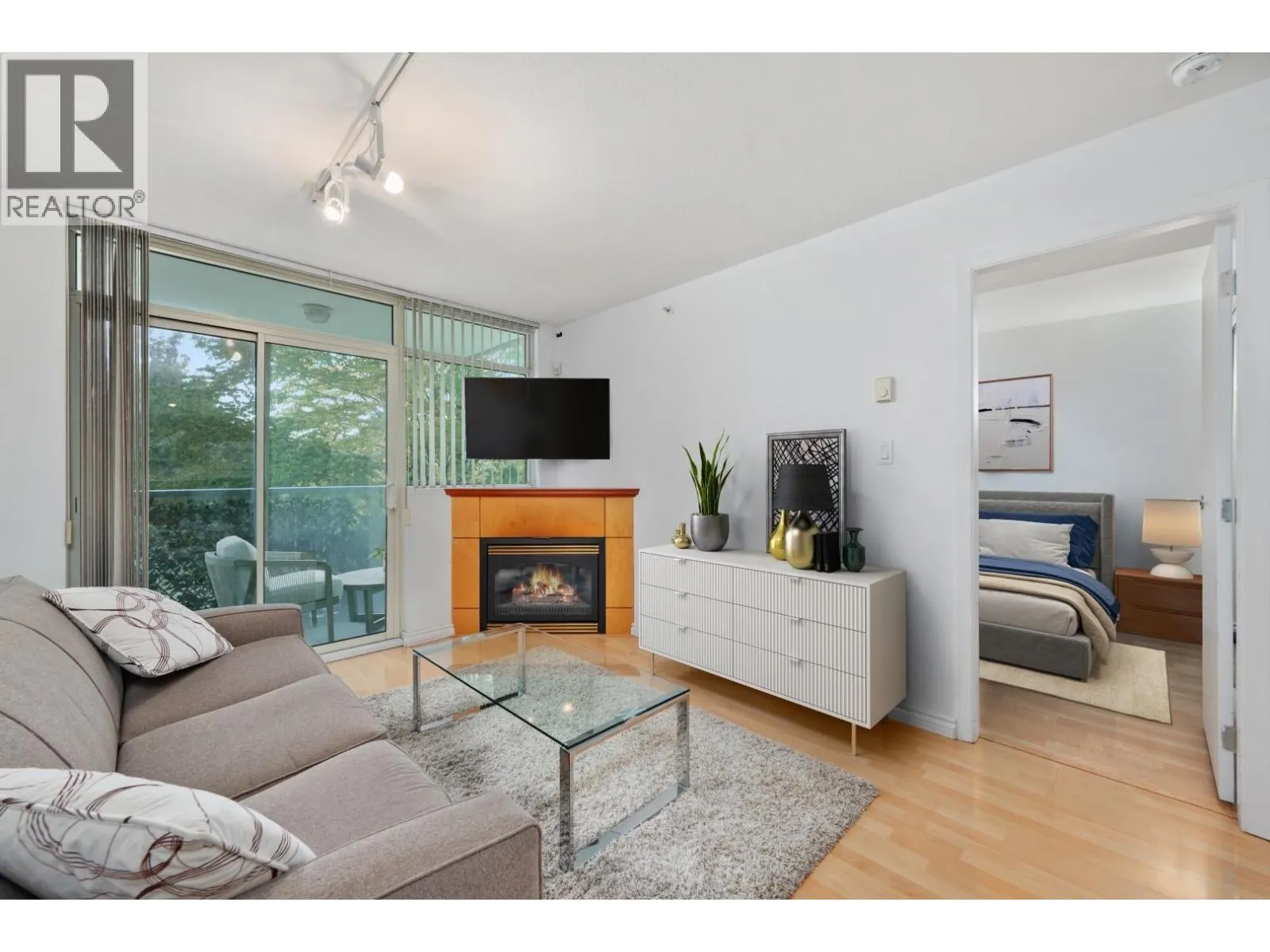205 2733 CHANDLERY PLACE