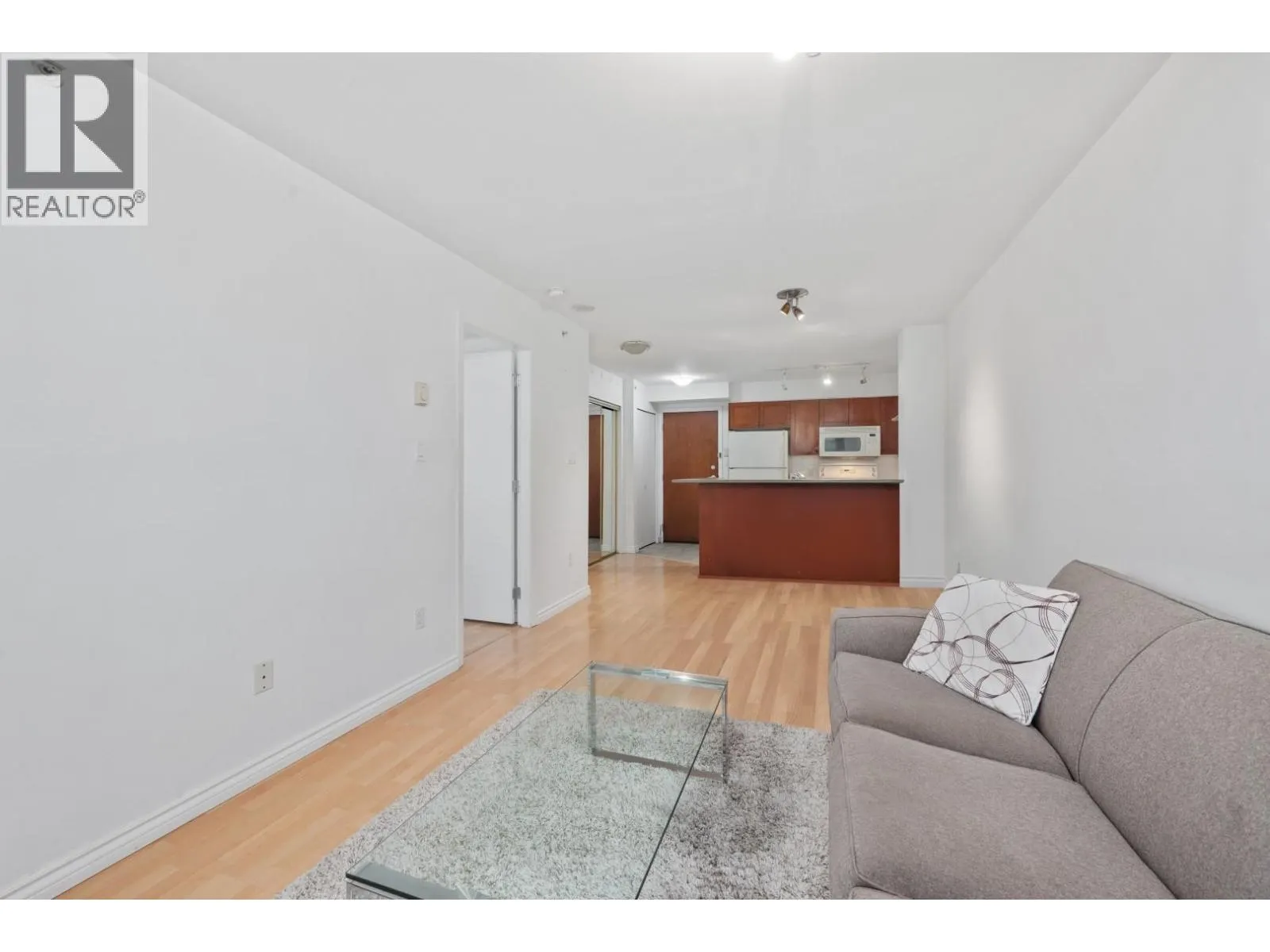 205 2733 CHANDLERY PLACE