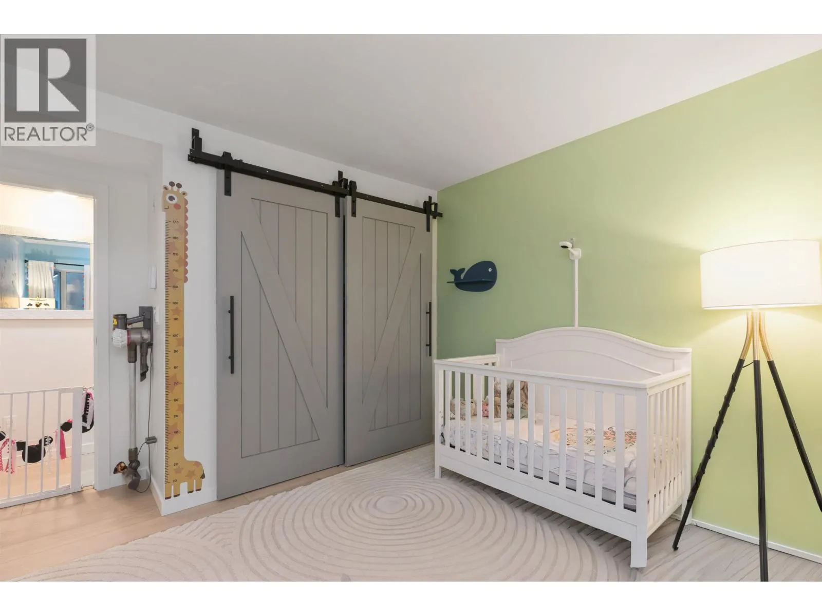 TH4 1288 CHESTERFIELD AVENUE