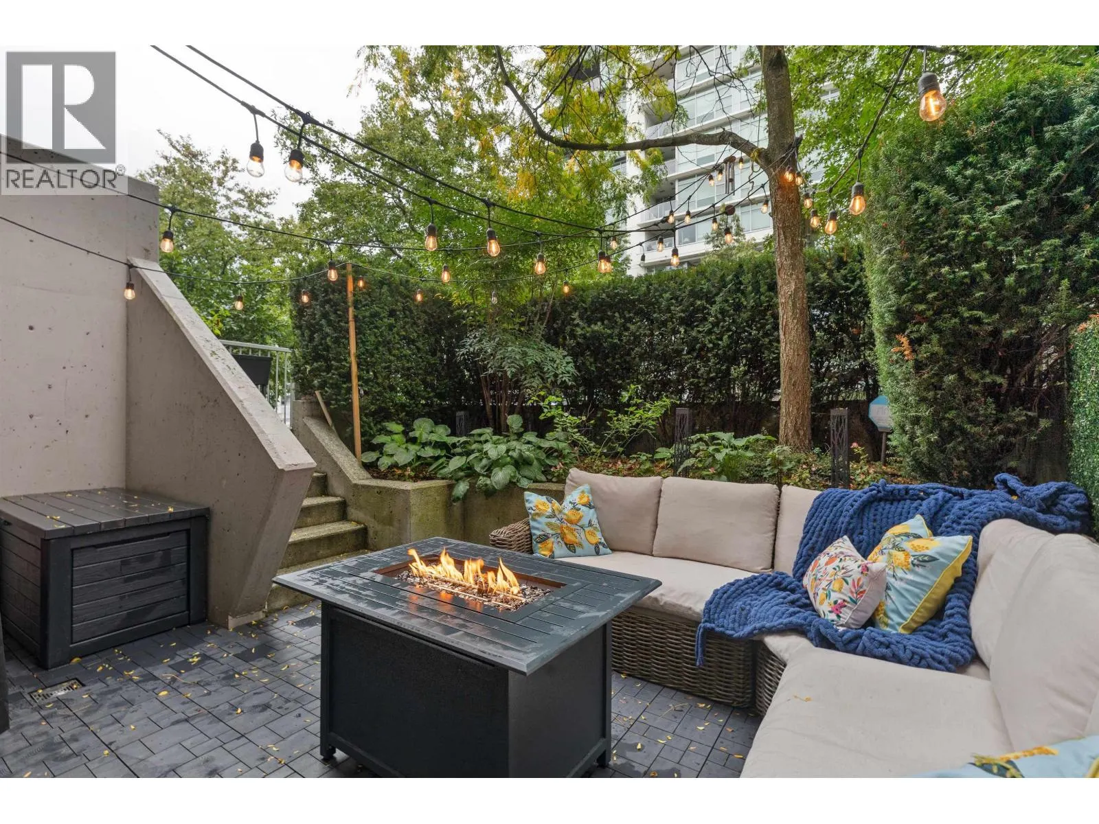 TH4 1288 CHESTERFIELD AVENUE