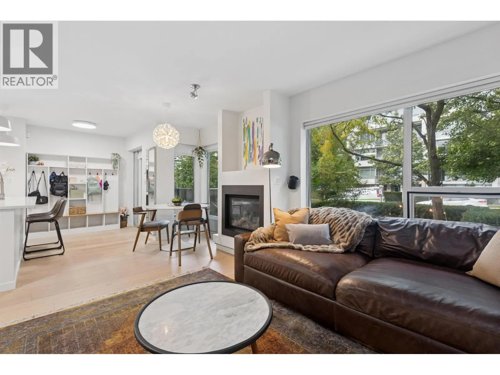 TH4 1288 CHESTERFIELD AVENUE