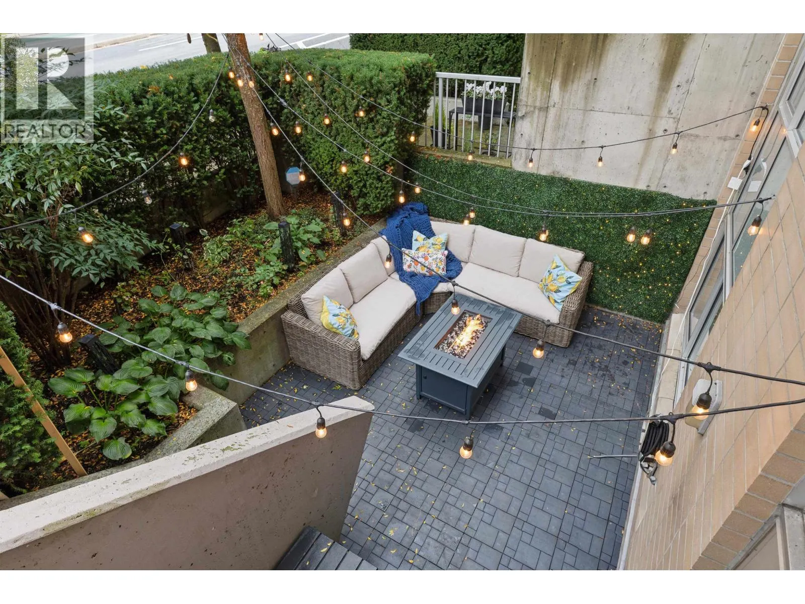 TH4 1288 CHESTERFIELD AVENUE
