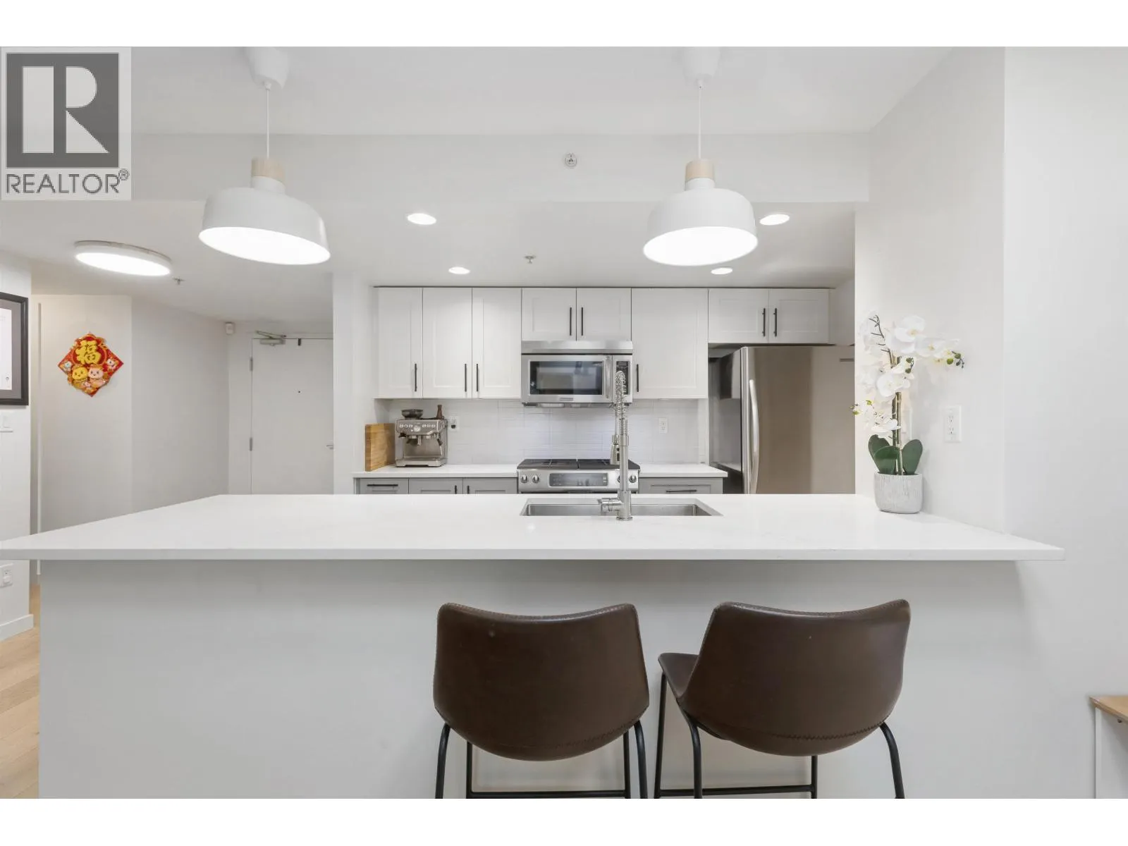 TH4 1288 CHESTERFIELD AVENUE