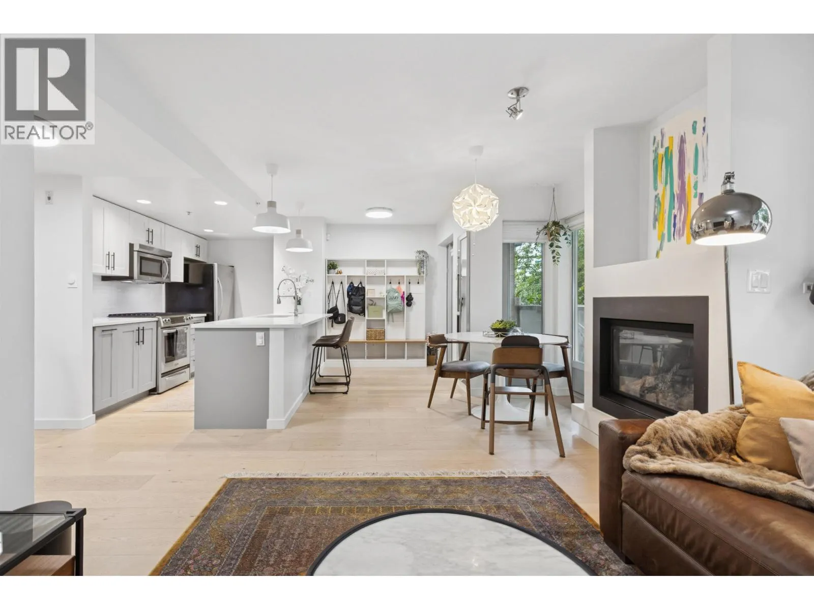 TH4 1288 CHESTERFIELD AVENUE