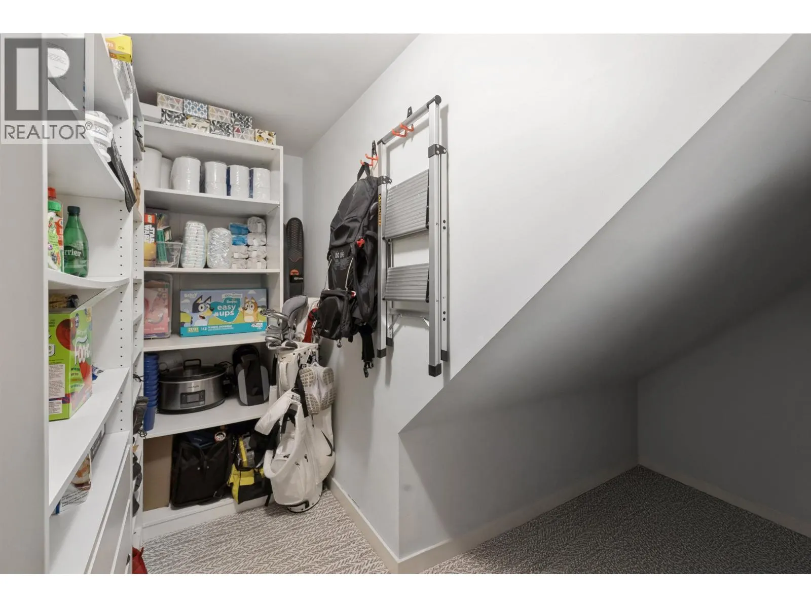 TH4 1288 CHESTERFIELD AVENUE