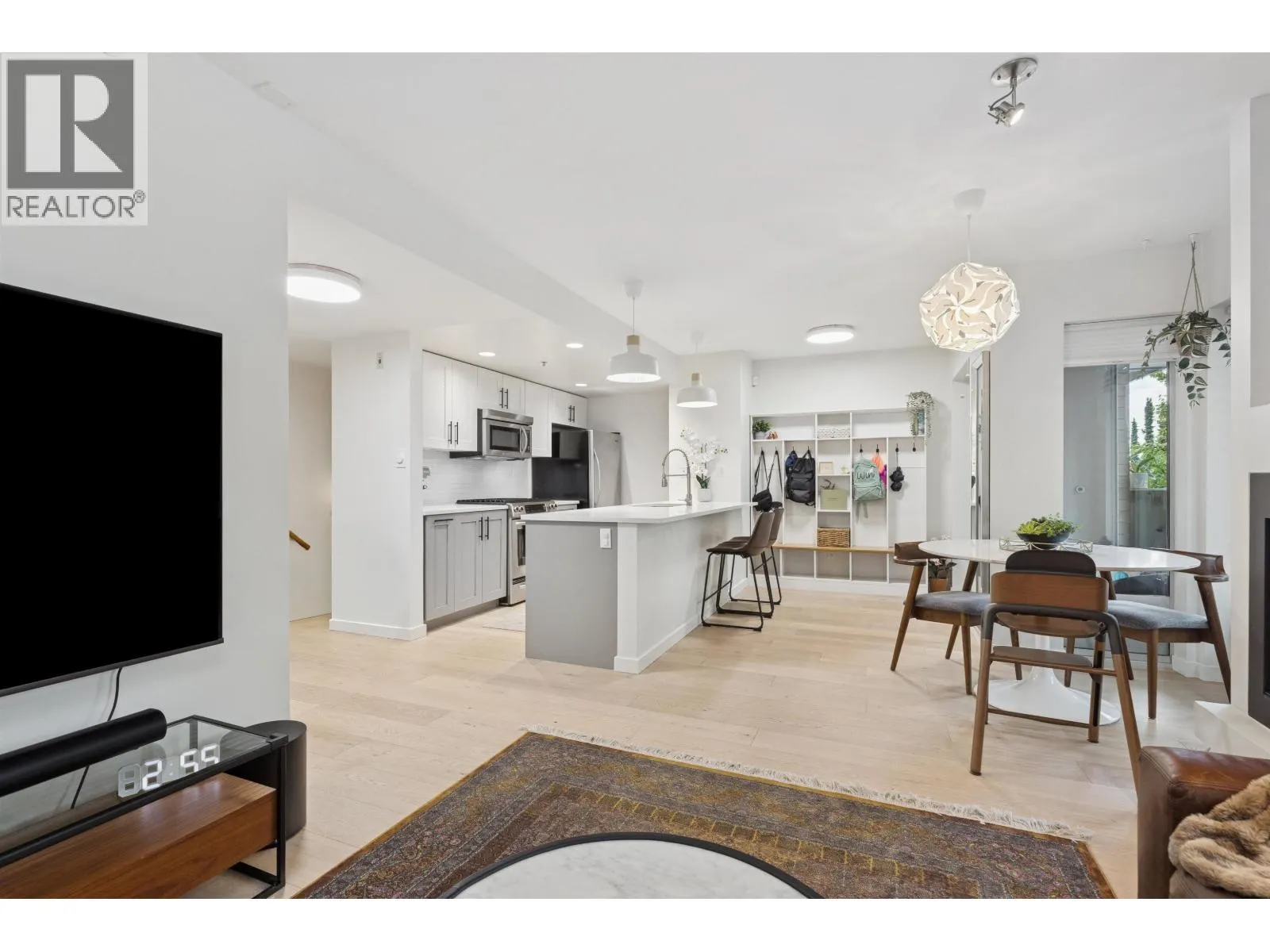 TH4 1288 CHESTERFIELD AVENUE